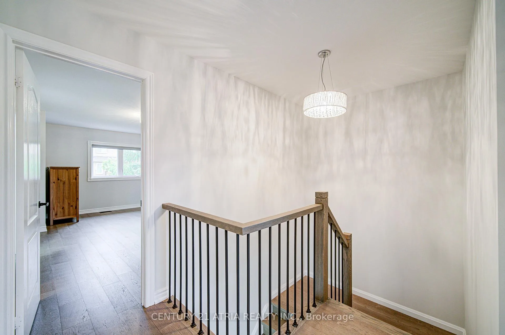 Photo 15 of 273 Conover Avenue, Aurora, Bayview Northeast — HOMEH