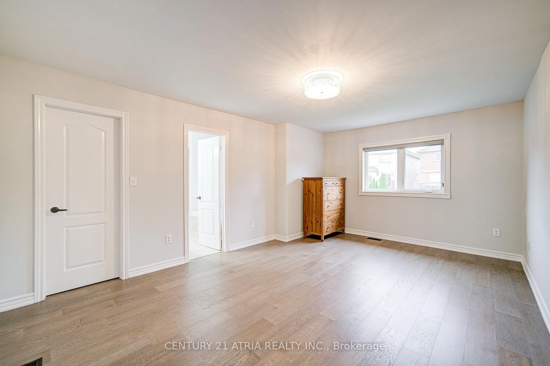 Photo 17 of 273 Conover Avenue, Aurora, Bayview Northeast — HOMEH