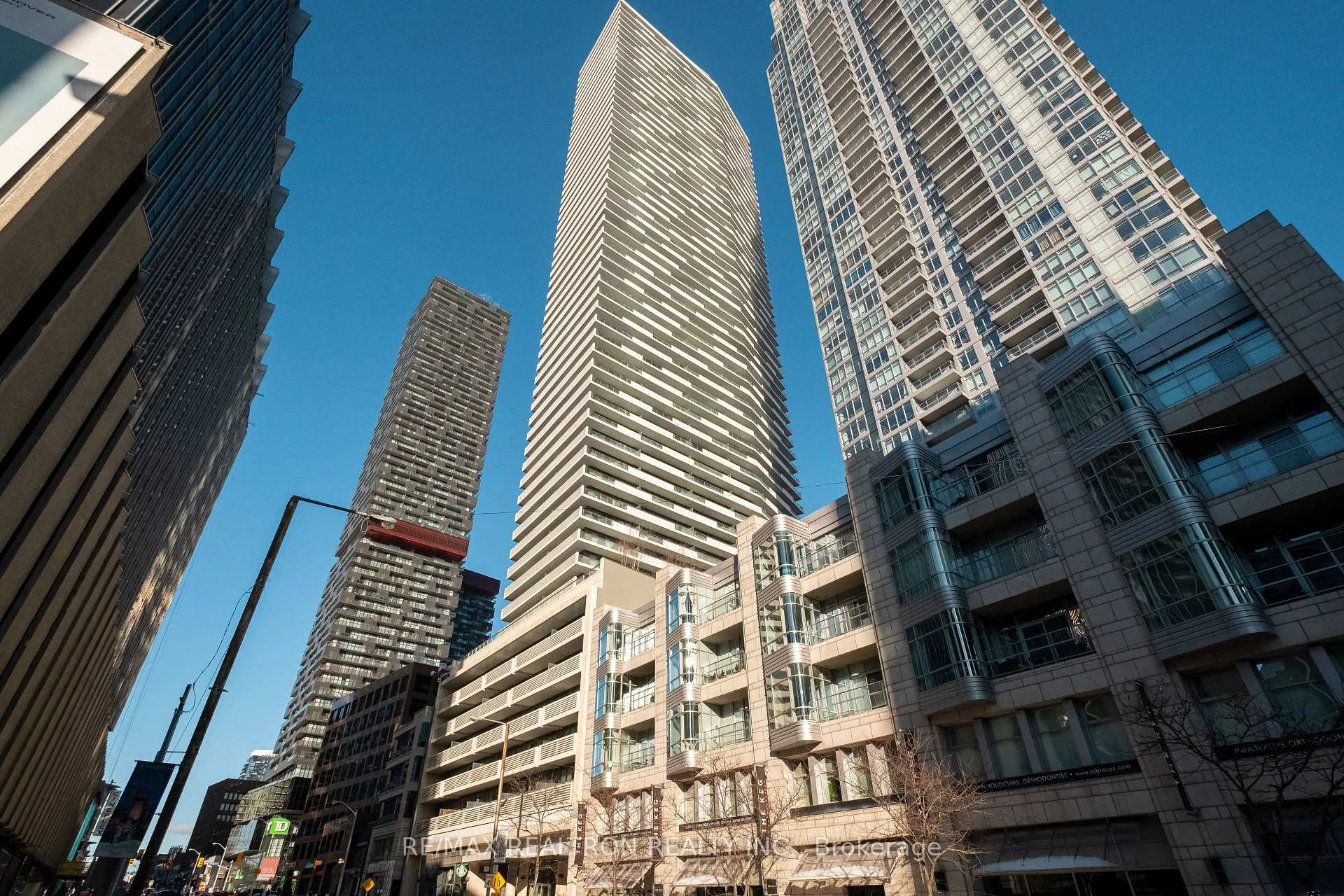 Photo 1 of Unit 804, 2221 Yonge Street, Toronto, Mount Pleasant West — HOMEH