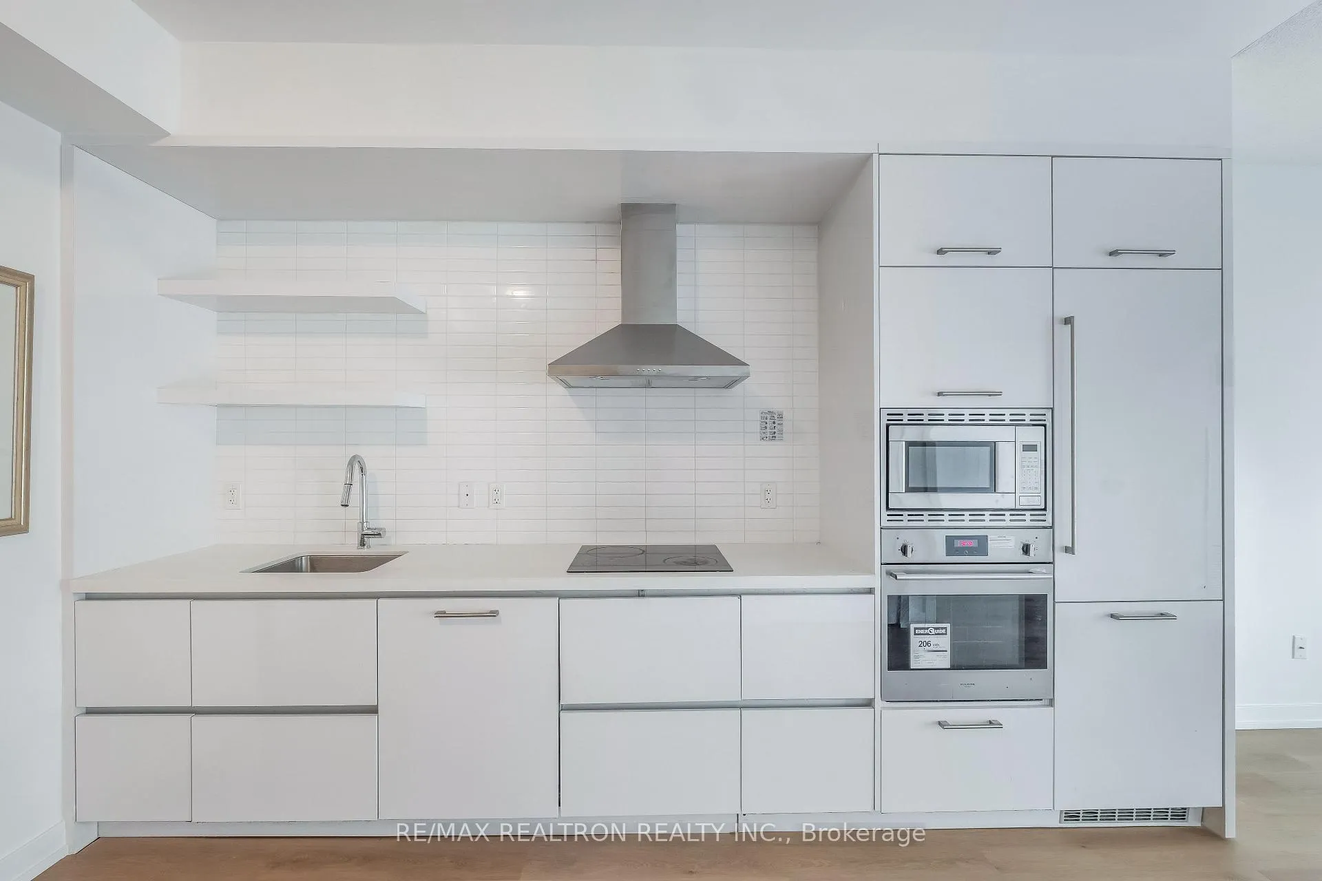Photo 7 of Unit 804, 2221 Yonge Street, Toronto, Mount Pleasant West — HOMEH