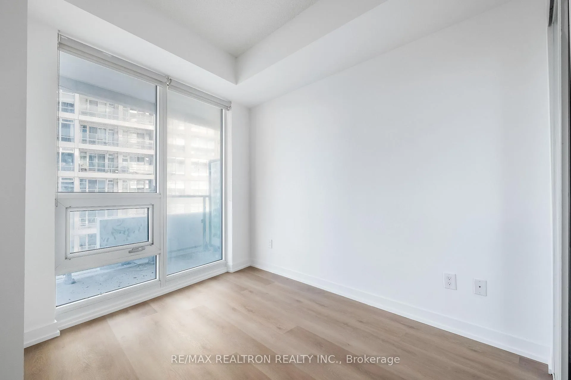 Photo 12 of Unit 804, 2221 Yonge Street, Toronto, Mount Pleasant West — HOMEH