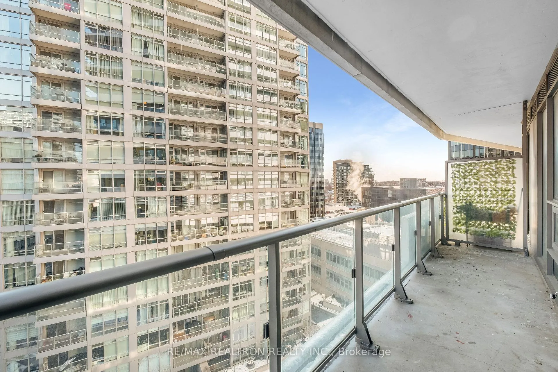 Photo 16 of Unit 804, 2221 Yonge Street, Toronto, Mount Pleasant West — HOMEH