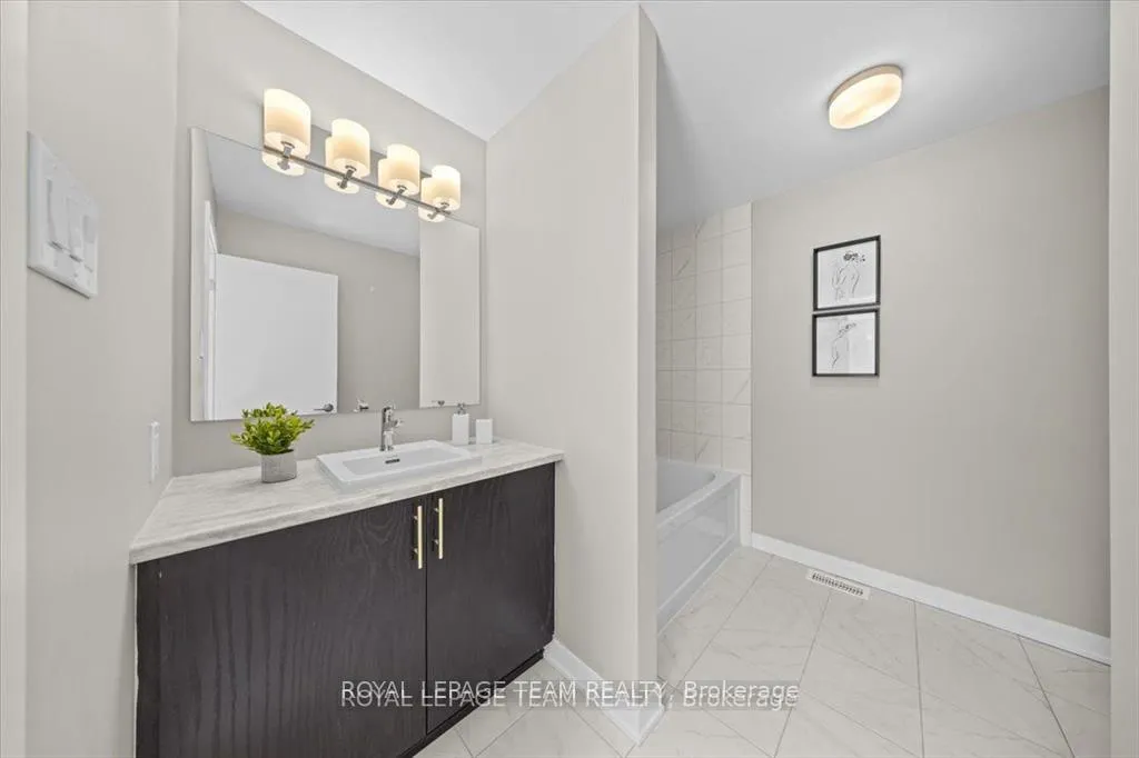 Photo 19 of 426 Epoch Street, Ottawa, Barrhaven - Half Moon Bay — HOMEH