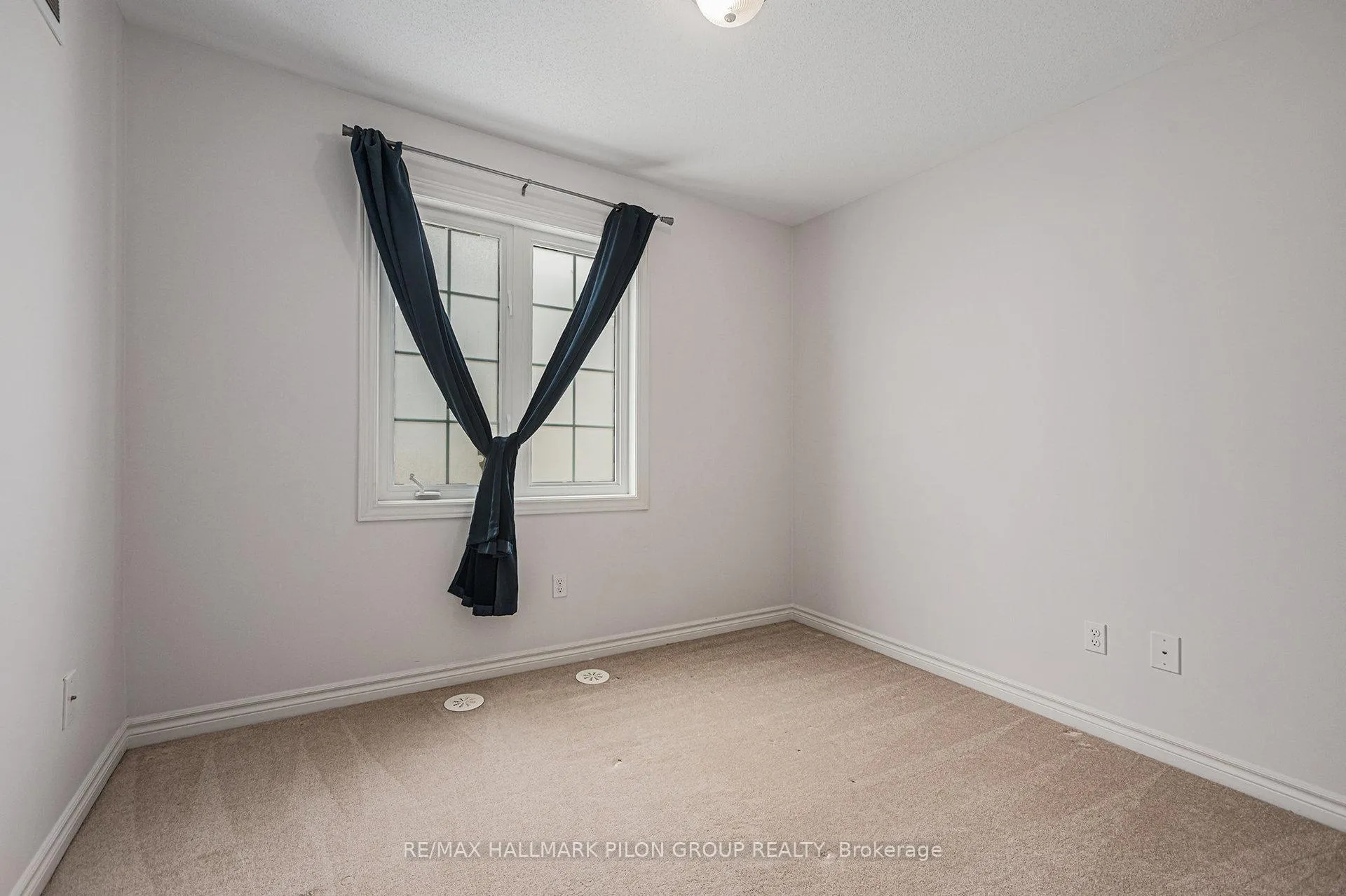 Photo 7 of 116 Sunshine Crescent, Ottawa, Notting Hill/Summerside — HOMEH