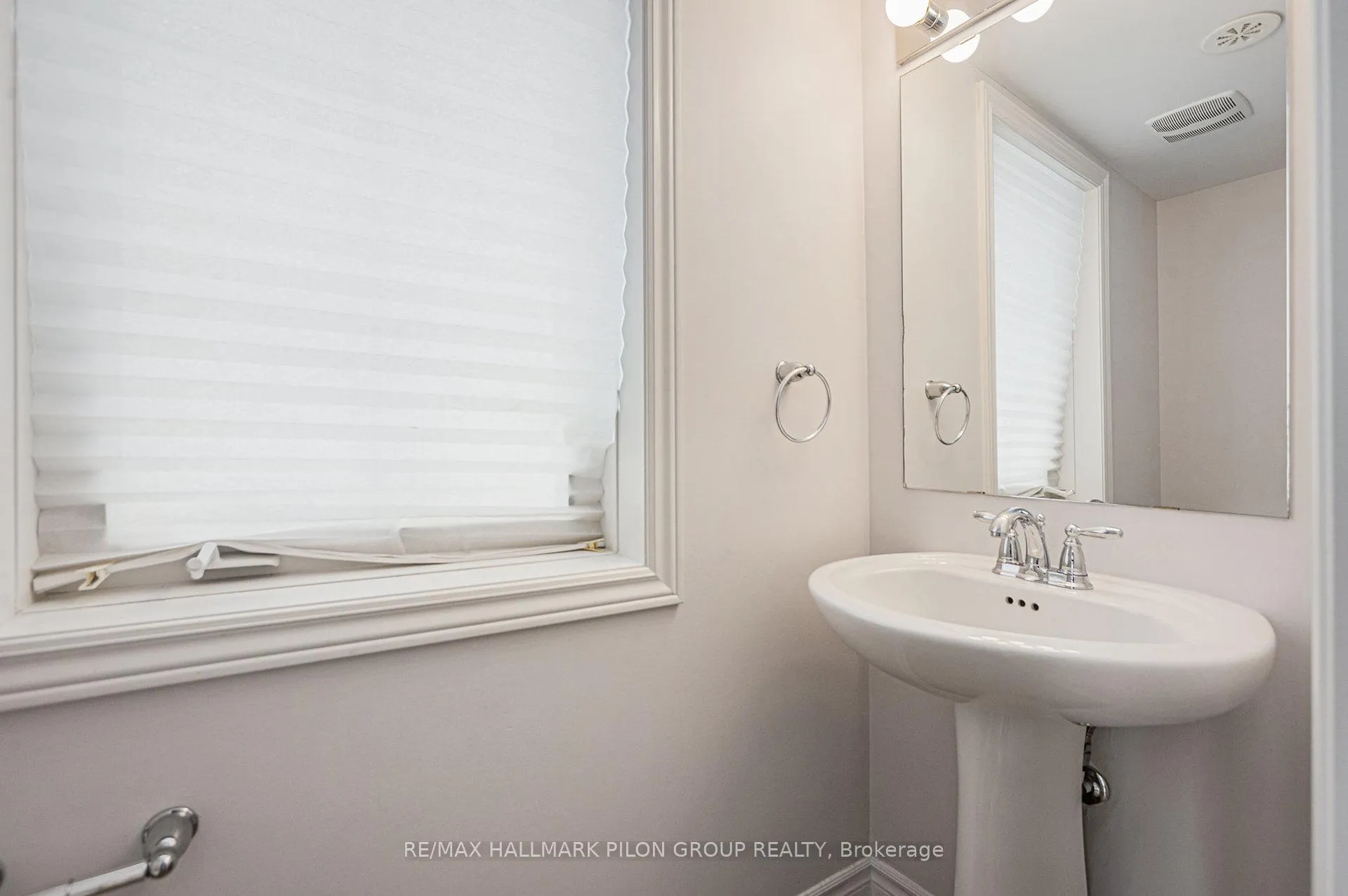 Photo 11 of 116 Sunshine Crescent, Ottawa, Notting Hill/Summerside — HOMEH