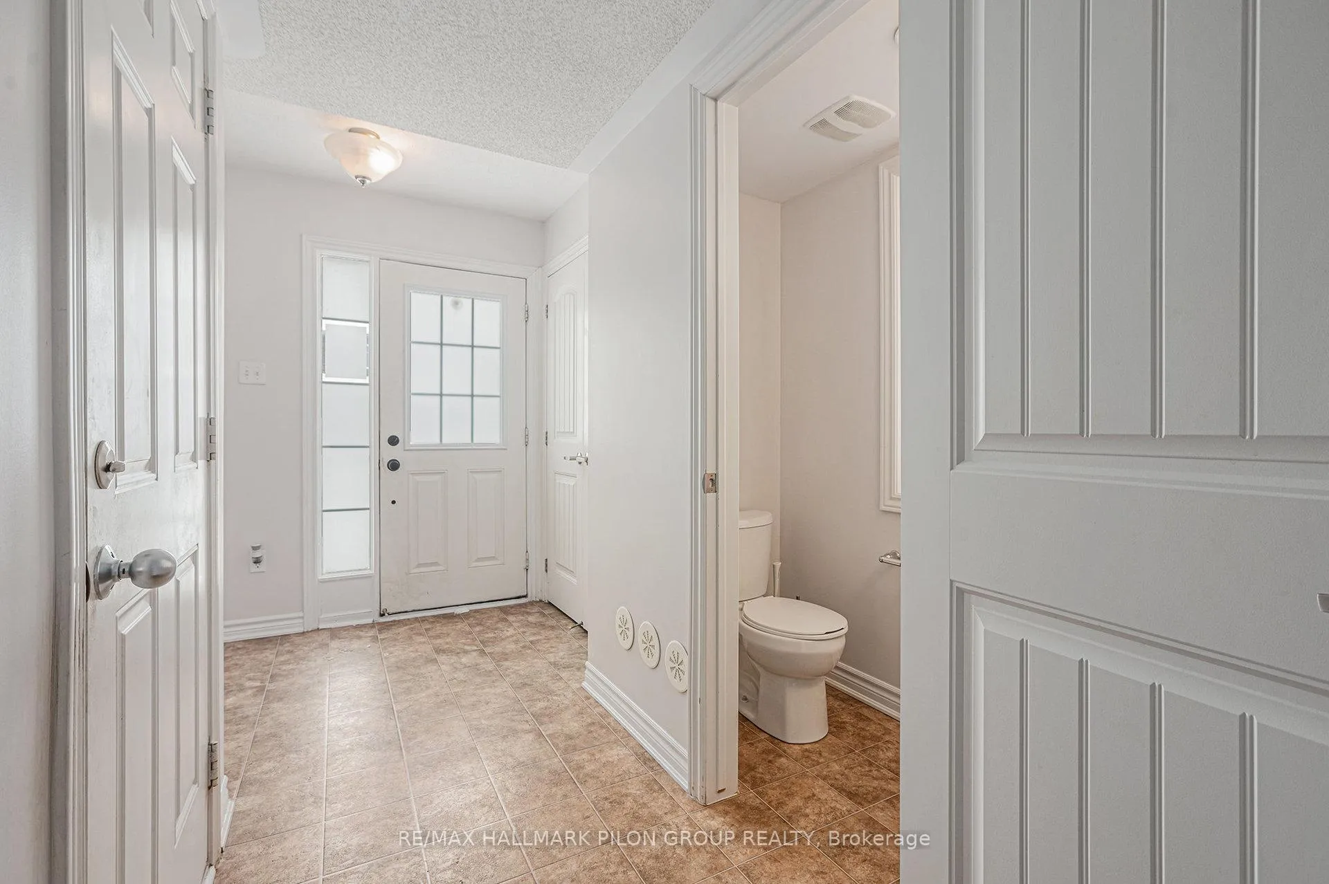 Photo 12 of 116 Sunshine Crescent, Ottawa, Notting Hill/Summerside — HOMEH