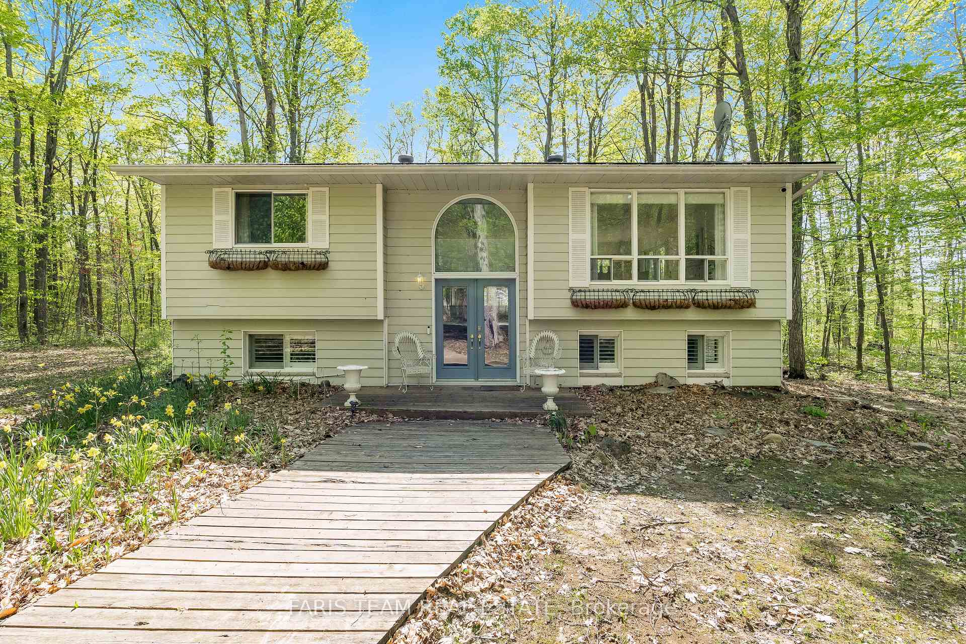 Photo 4 of 104 Silver Birch Drive, Tiny, Rural Tiny — HOMEH