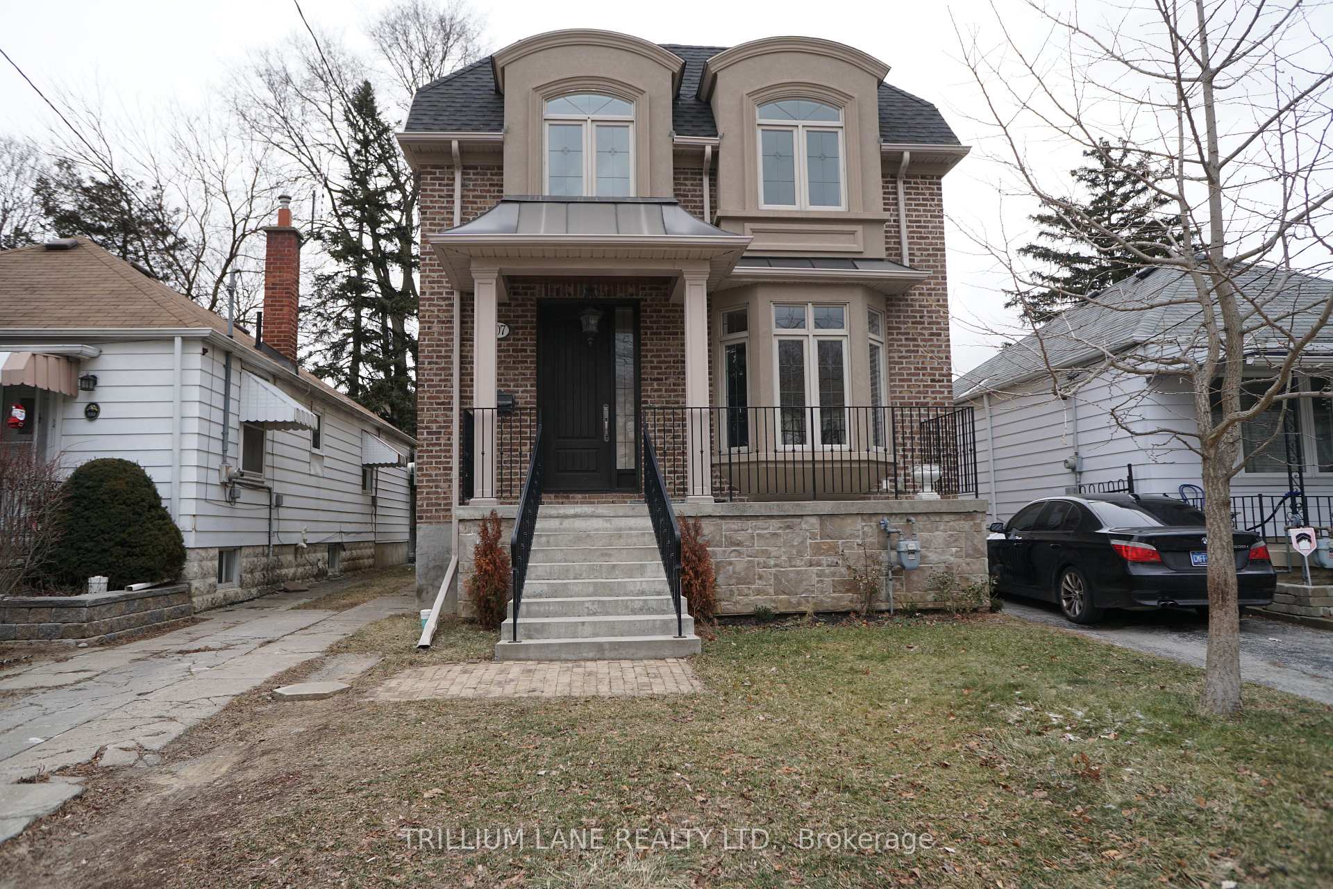 Front of 107 Cadorna Avenue