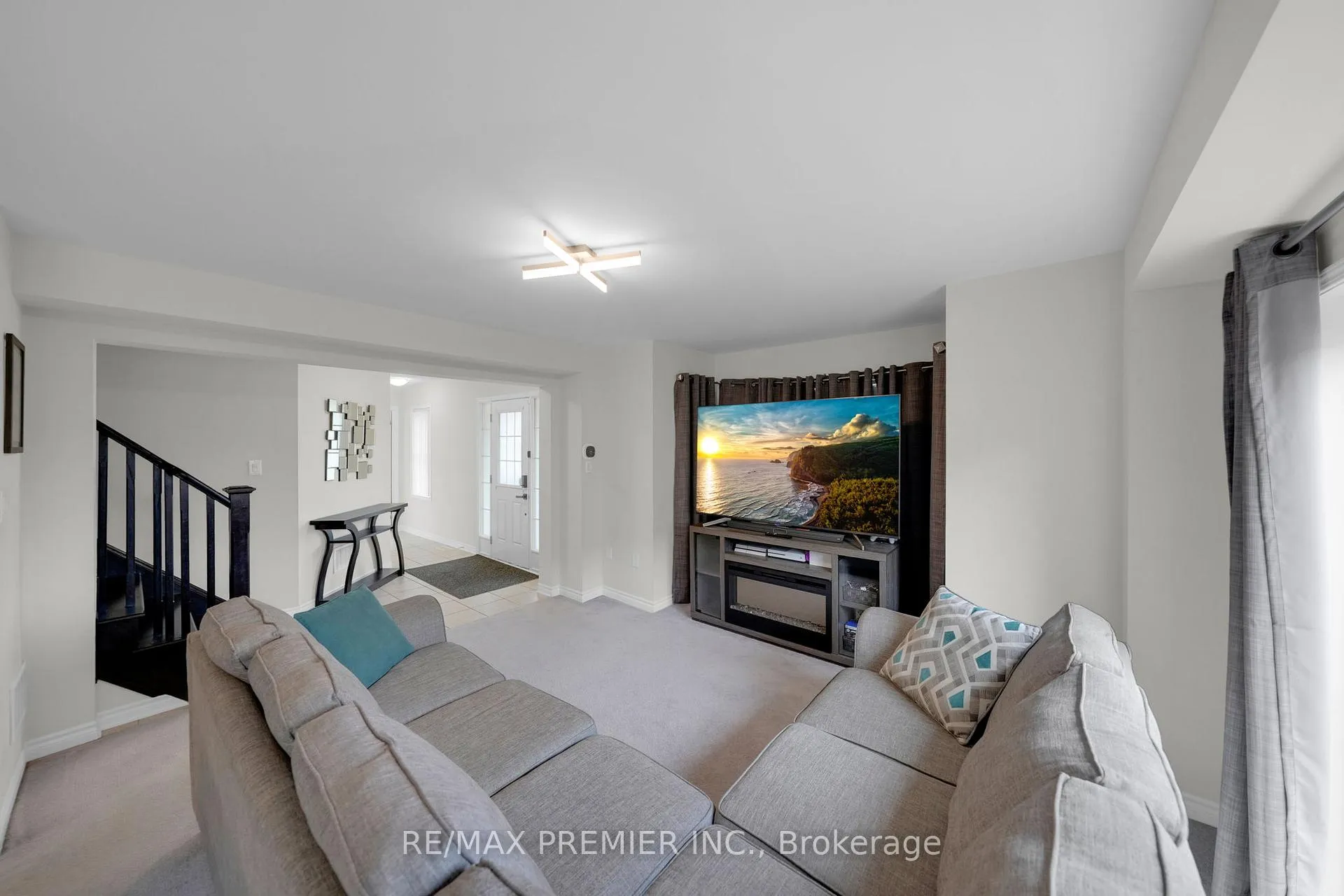 Photo 8 of 258 Remembrance Road, Brampton, Northwest Brampton — HOMEH