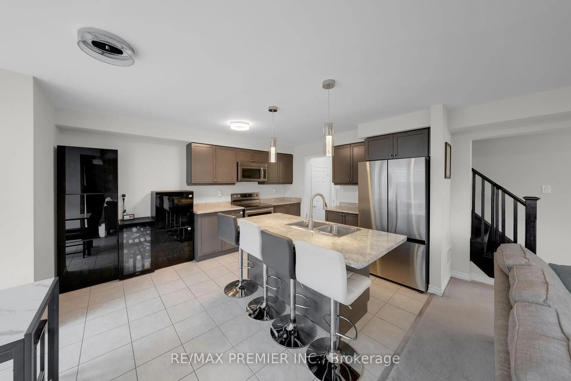 Photo 9 of 258 Remembrance Road, Brampton, Northwest Brampton — HOMEH
