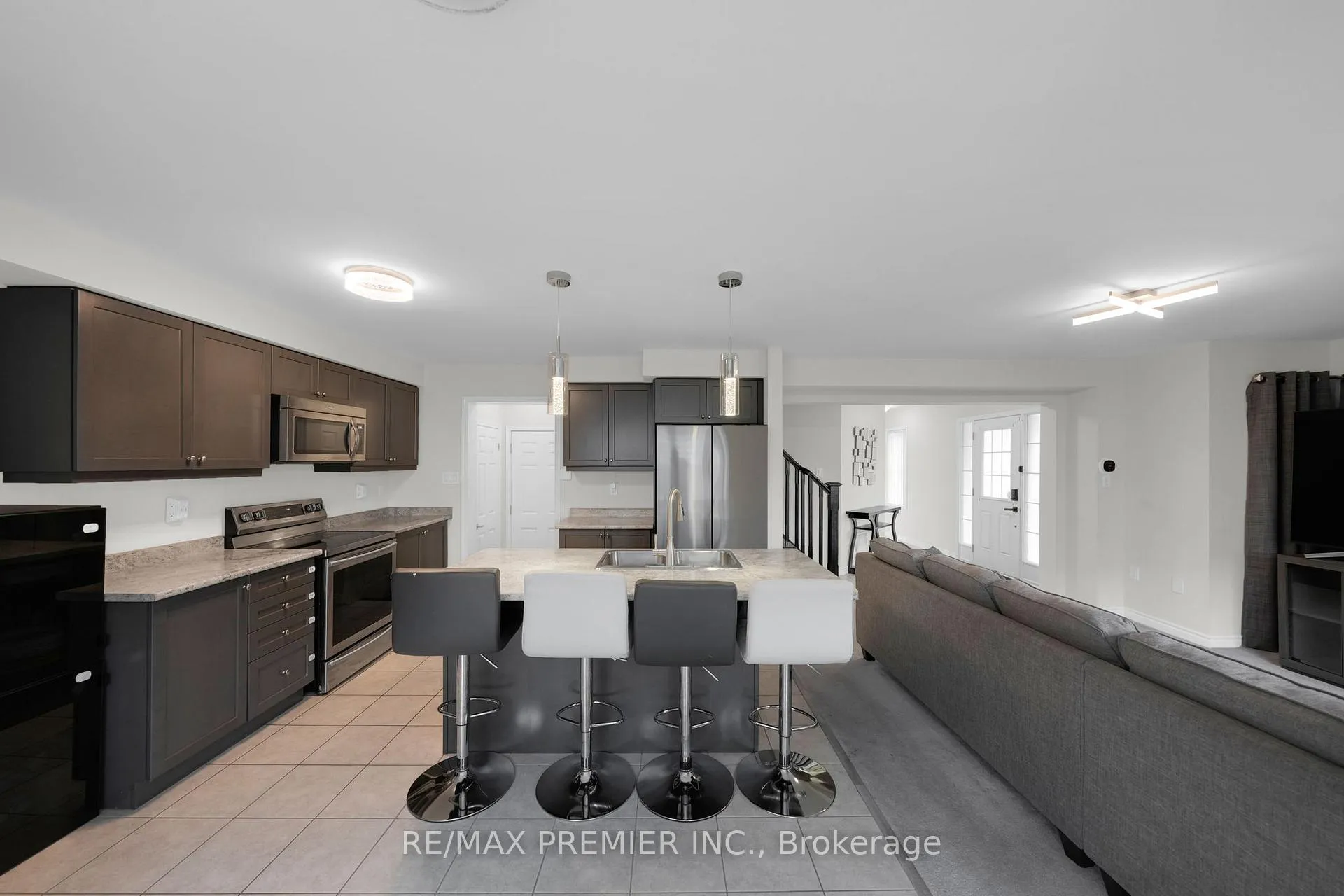 Photo 10 of 258 Remembrance Road, Brampton, Northwest Brampton — HOMEH