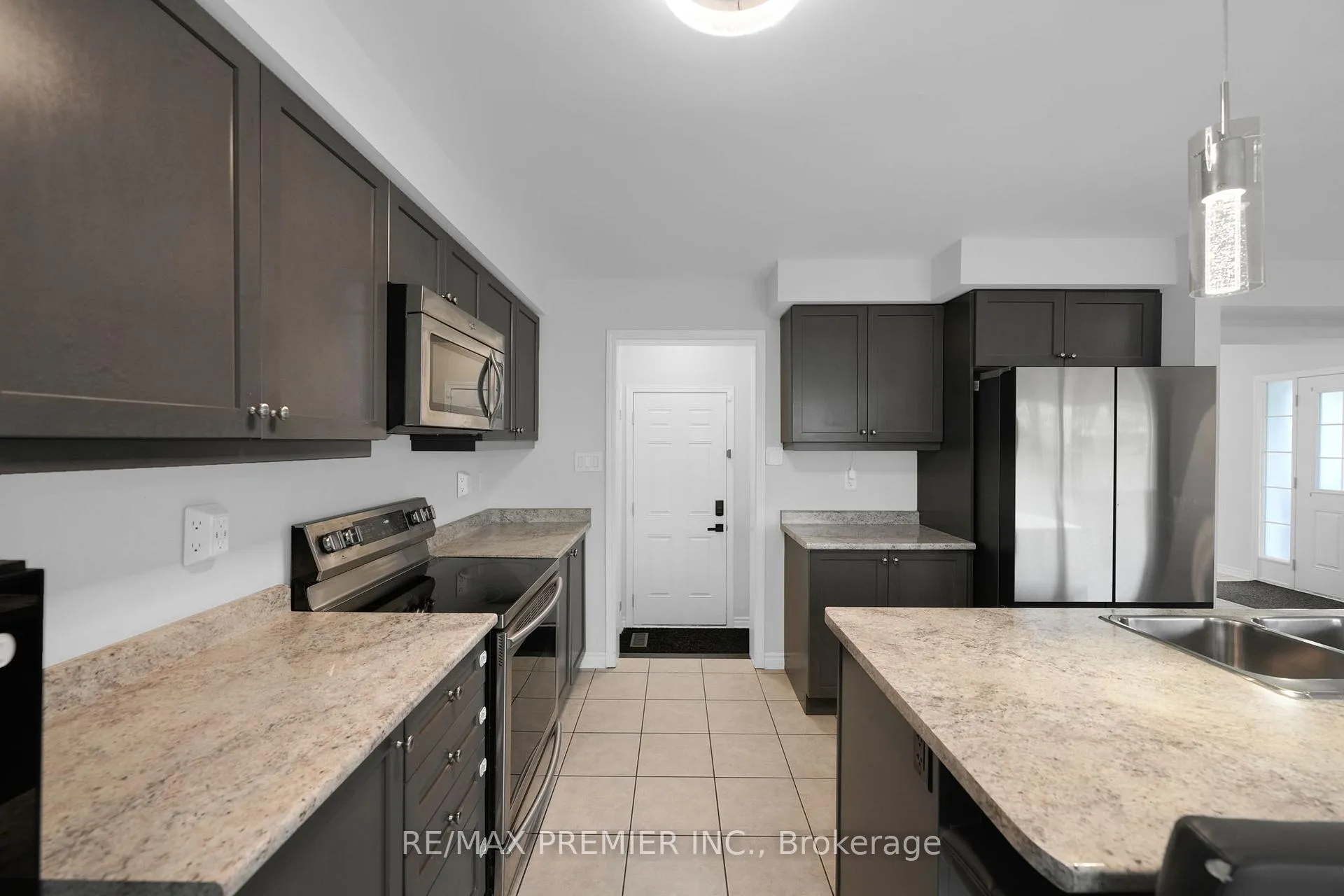 Photo 12 of 258 Remembrance Road, Brampton, Northwest Brampton — HOMEH