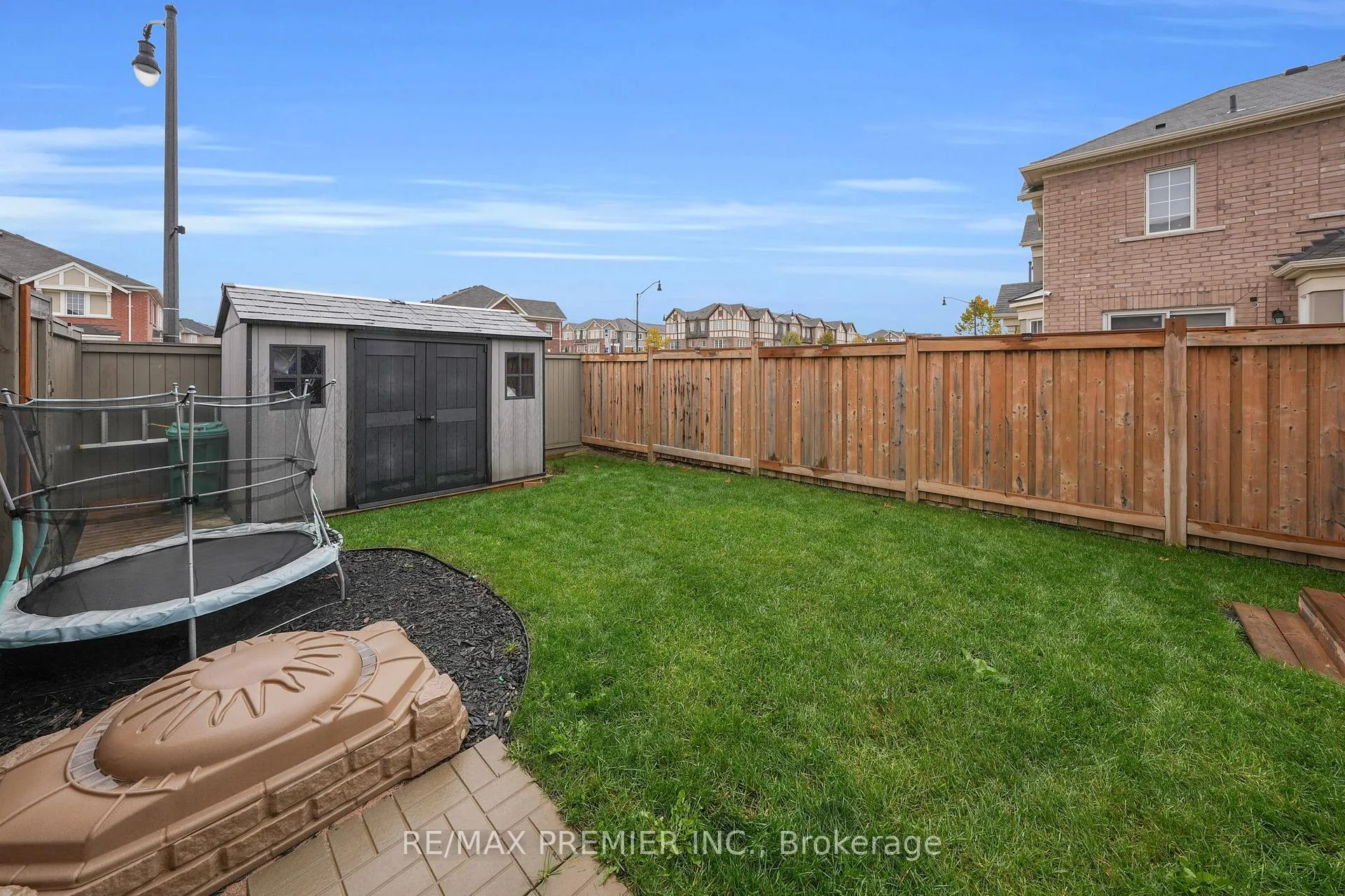 Photo 41 of 258 Remembrance Road, Brampton, Northwest Brampton — HOMEH