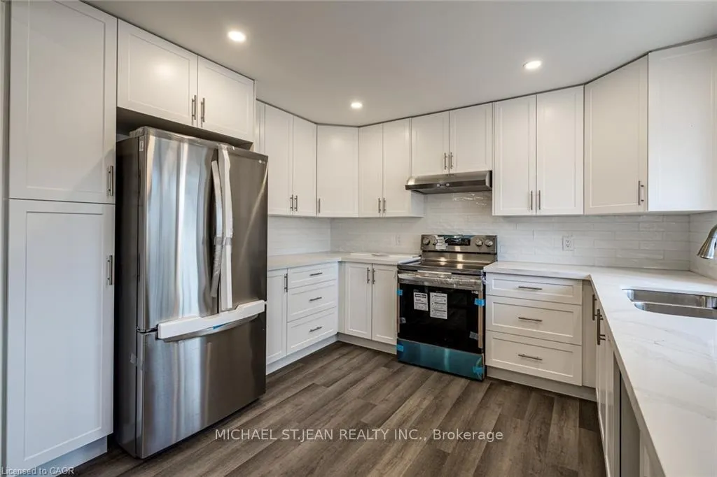 Photo 15 of 395 Paling Avenue, Hamilton, Homeside — HOMEH