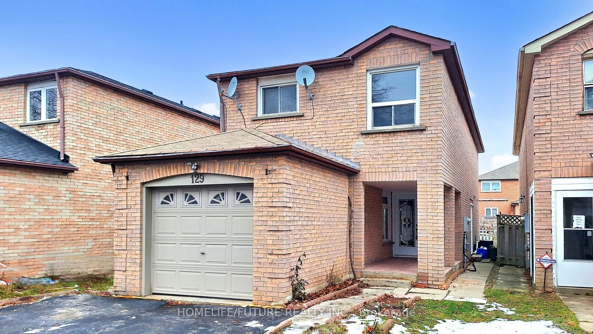Photo 2 of 129 Northolt Crescent, Markham, Milliken Mills East — HOMEH