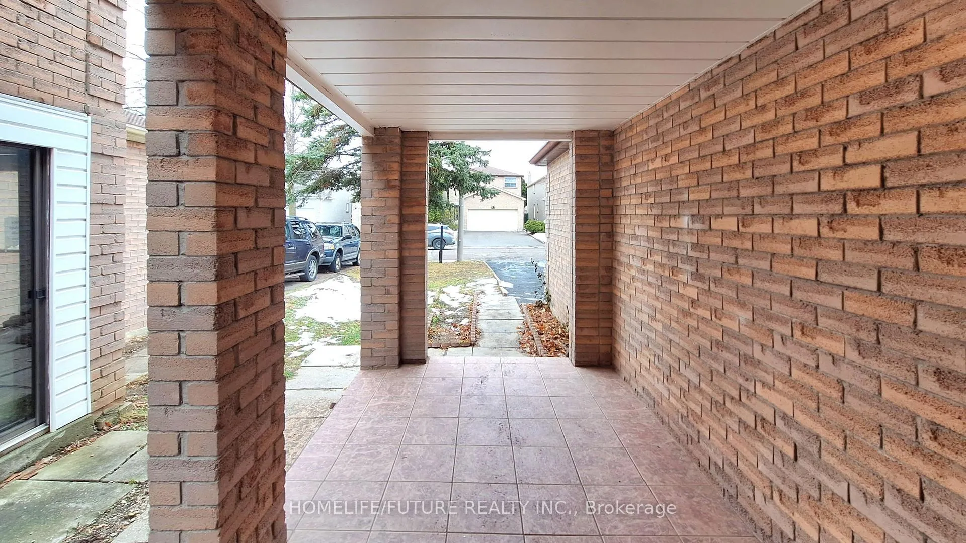 Photo 3 of 129 Northolt Crescent, Markham, Milliken Mills East — HOMEH