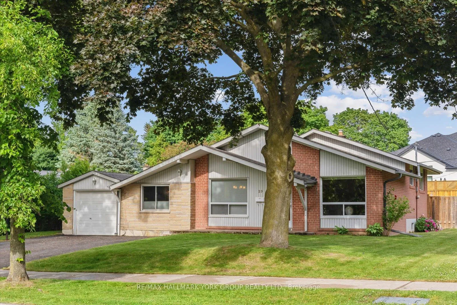 Photo 6 of 29 Seaton Drive, Aurora, Aurora Highlands — HOMEH