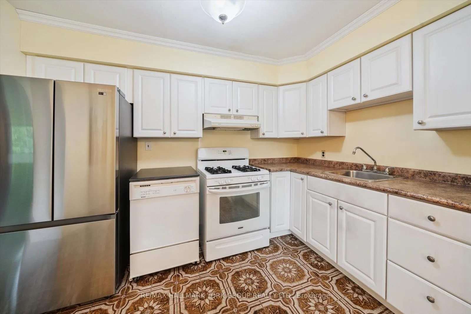 Photo 17 of 29 Seaton Drive, Aurora, Aurora Highlands — HOMEH