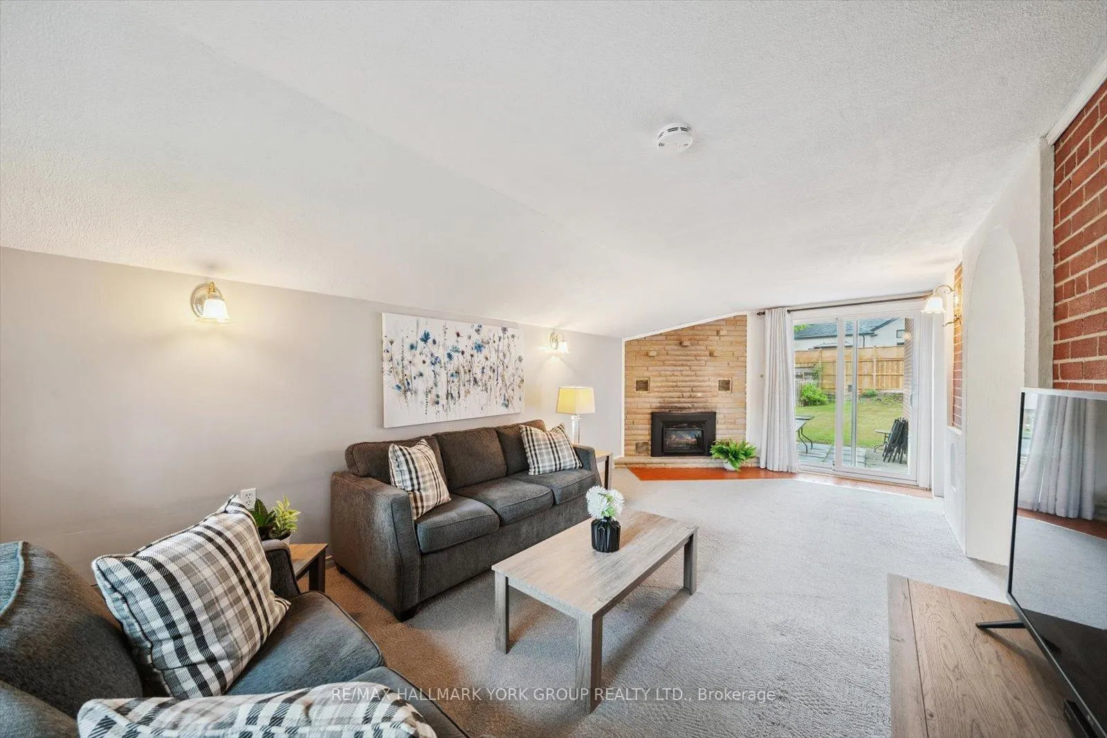 Photo 22 of 29 Seaton Drive, Aurora, Aurora Highlands — HOMEH