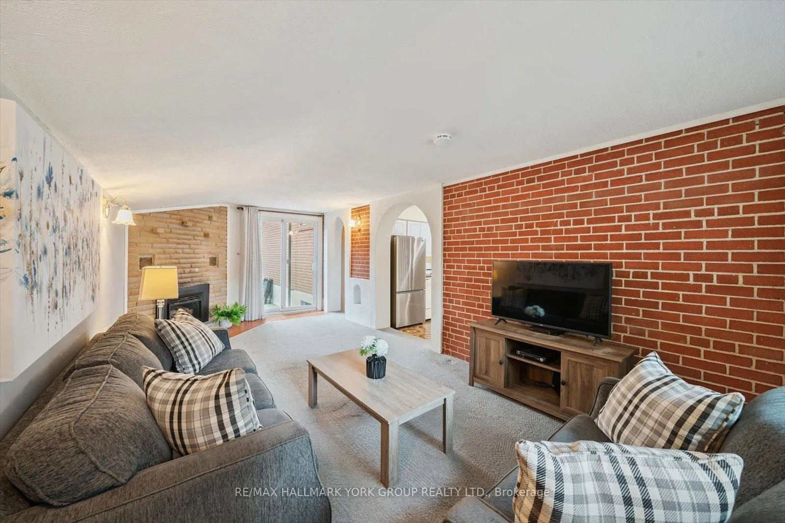 Photo 23 of 29 Seaton Drive, Aurora, Aurora Highlands — HOMEH