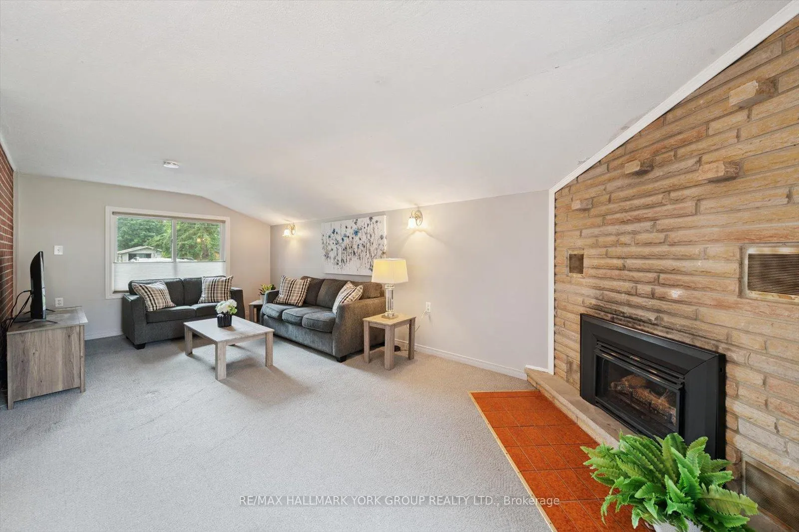 Photo 25 of 29 Seaton Drive, Aurora, Aurora Highlands — HOMEH