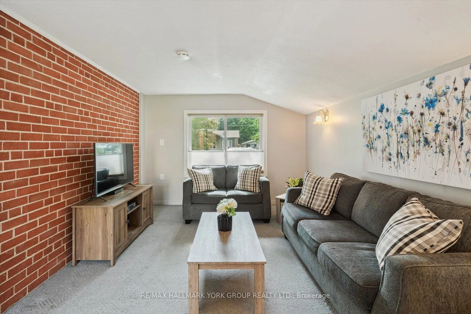 Photo 27 of 29 Seaton Drive, Aurora, Aurora Highlands — HOMEH