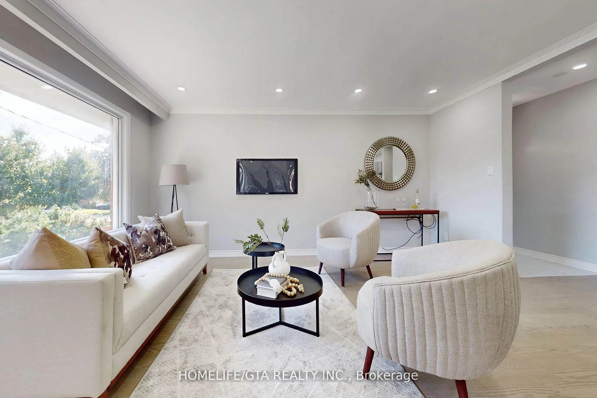 Photo 4 of 16 Woolwick Drive, Scarborough, Woburn — HOMEH