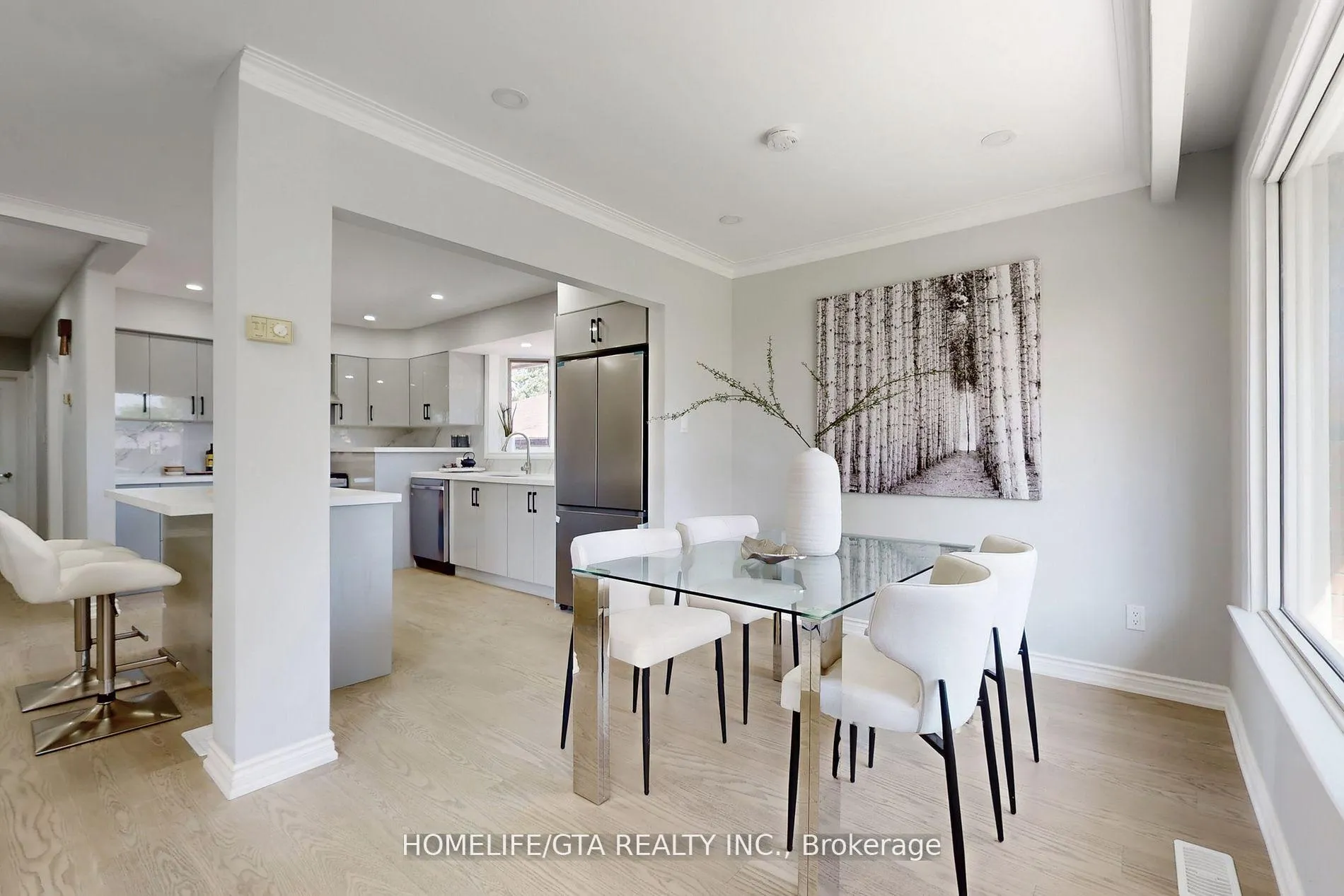 Photo 8 of 16 Woolwick Drive, Scarborough, Woburn — HOMEH