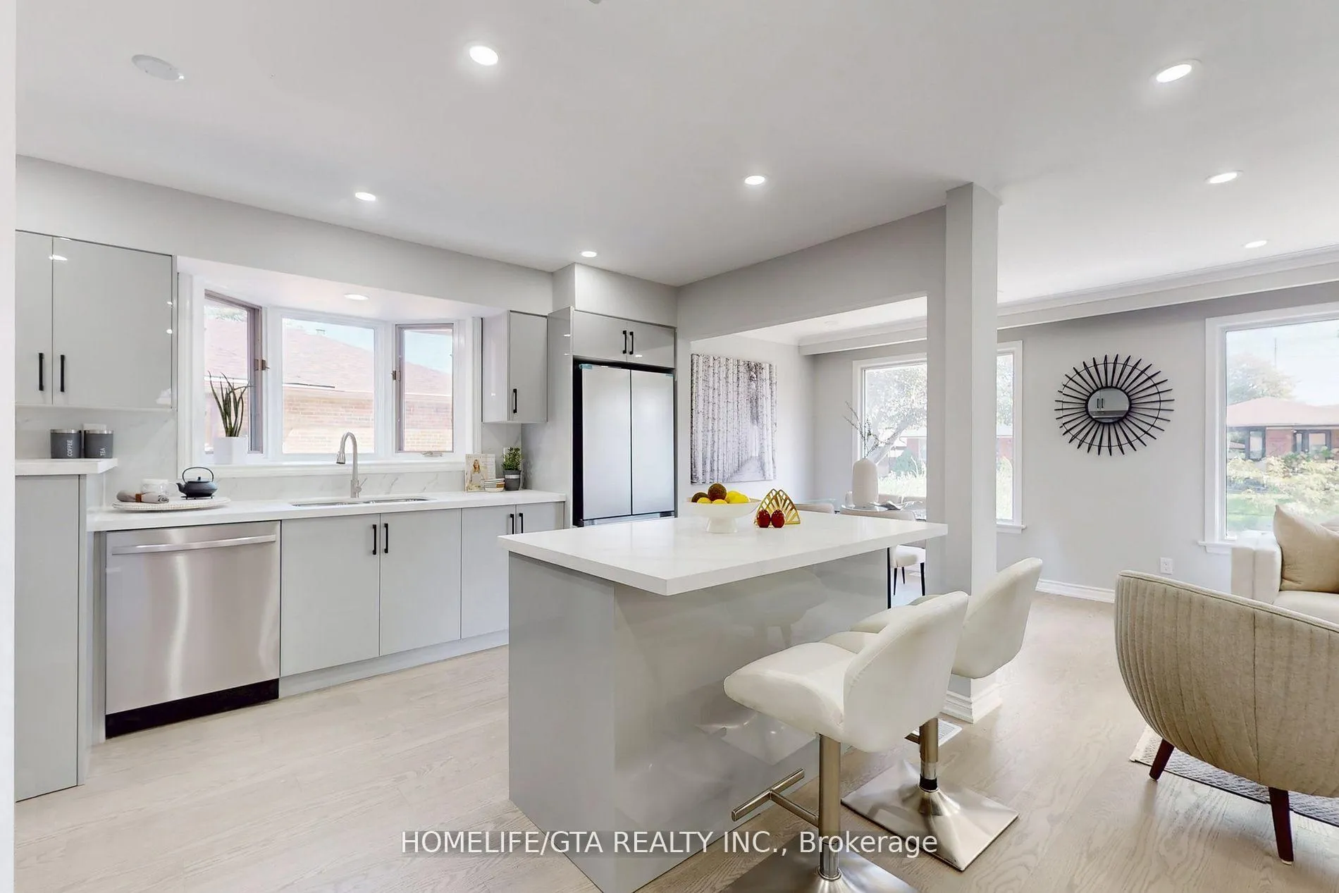 Photo 9 of 16 Woolwick Drive, Scarborough, Woburn — HOMEH
