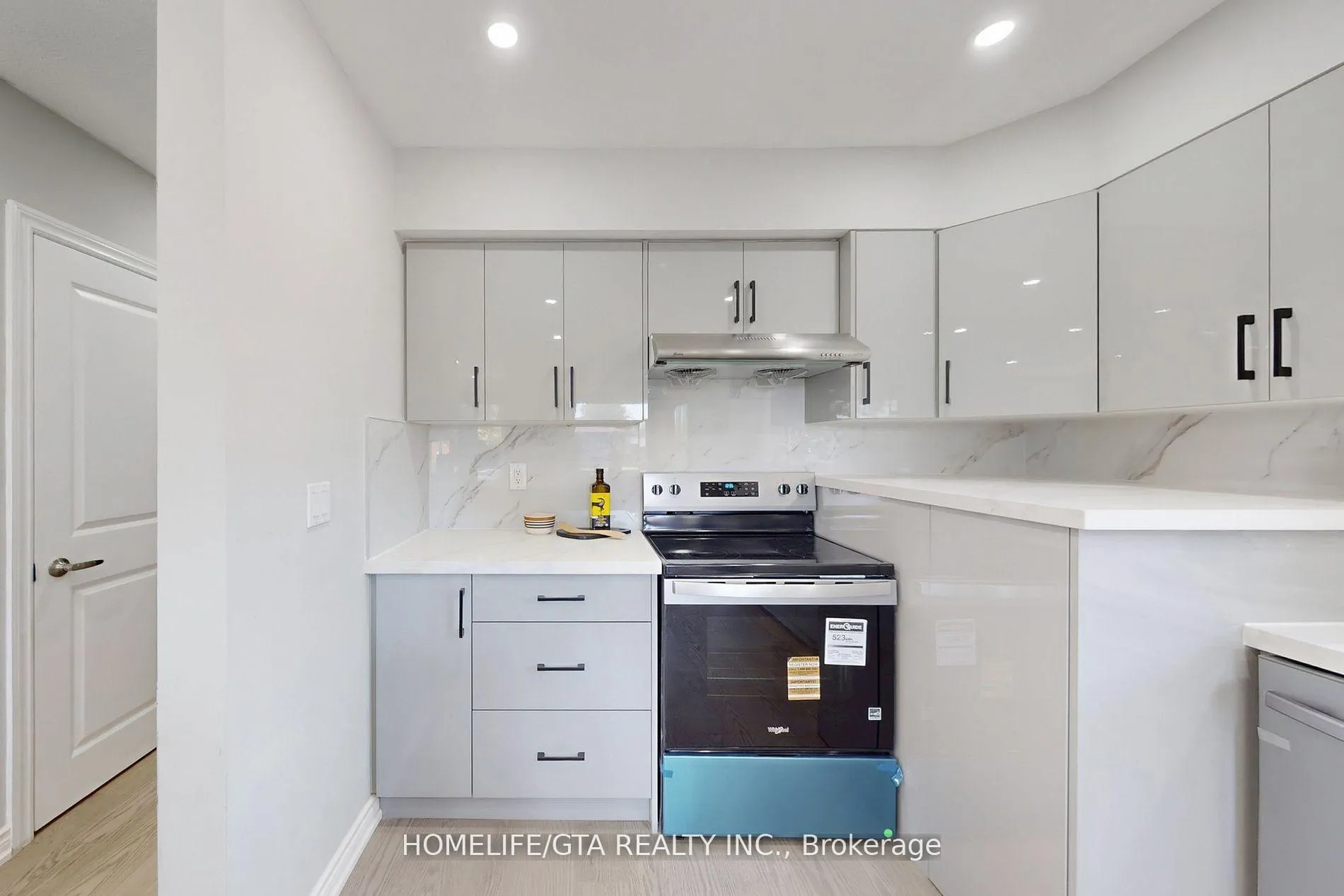 Photo 15 of 16 Woolwick Drive, Scarborough, Woburn — HOMEH
