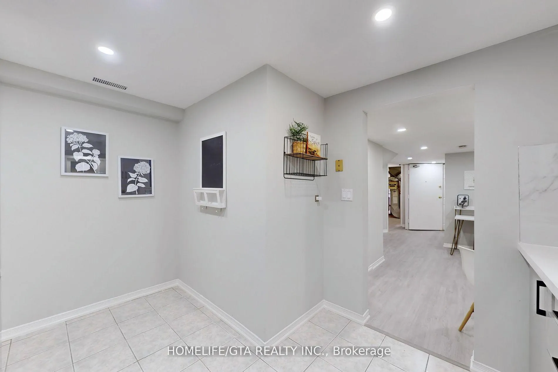 Photo 36 of 16 Woolwick Drive, Scarborough, Woburn — HOMEH