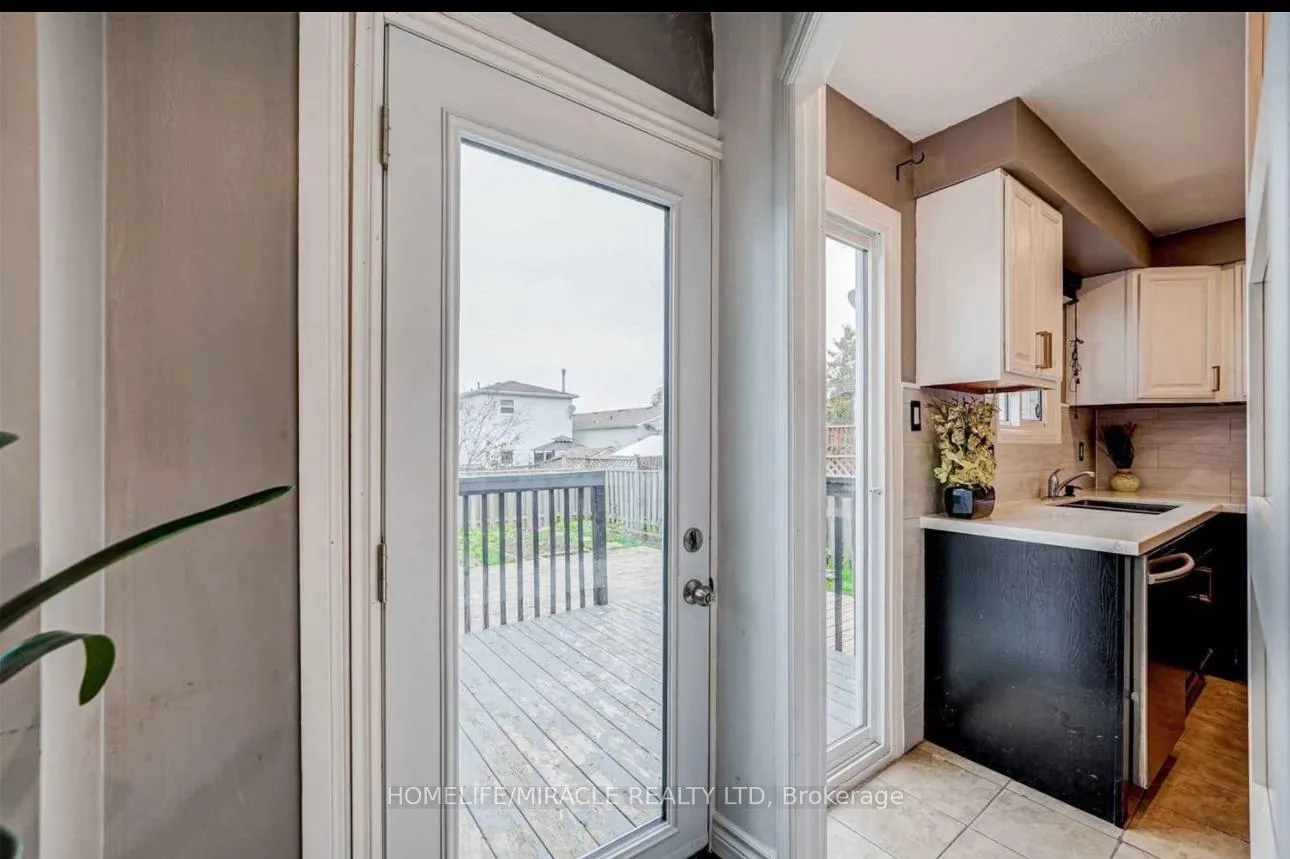 Photo 7 of 252 Lakeview Park Avenue, Oshawa, Lakeview — HOMEH