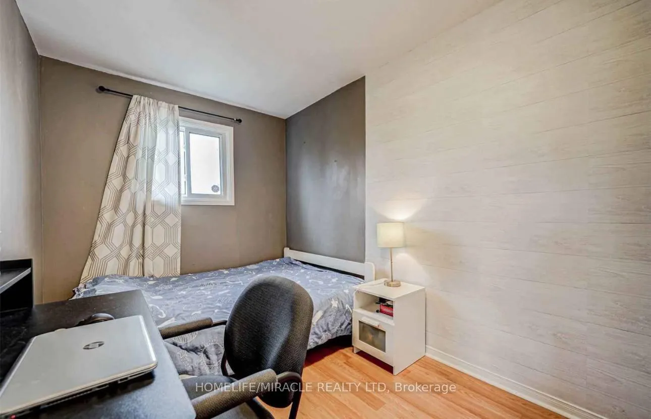 Photo 10 of 252 Lakeview Park Avenue, Oshawa, Lakeview — HOMEH