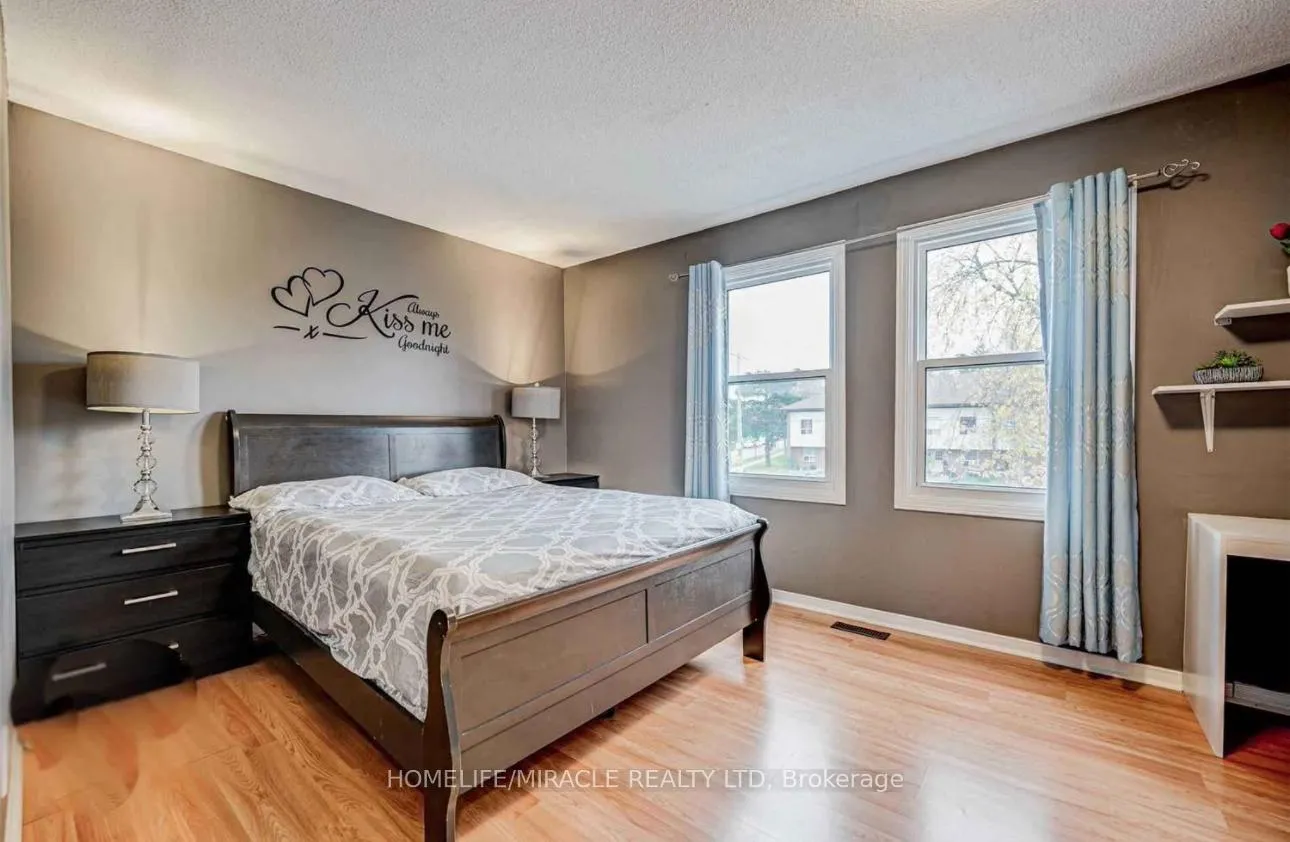 Photo 12 of 252 Lakeview Park Avenue, Oshawa, Lakeview — HOMEH