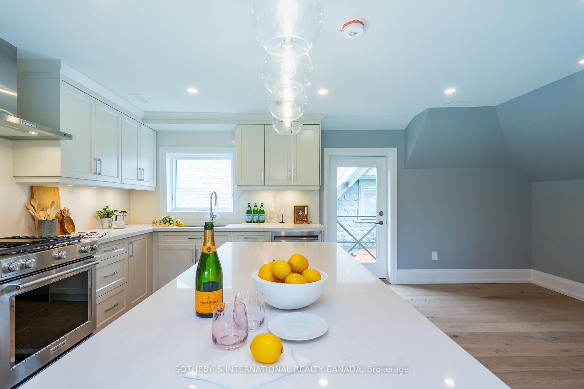 Photo 10 of Unit Upper, 59C Admiral Road, Toronto, The Annex — HOMEH