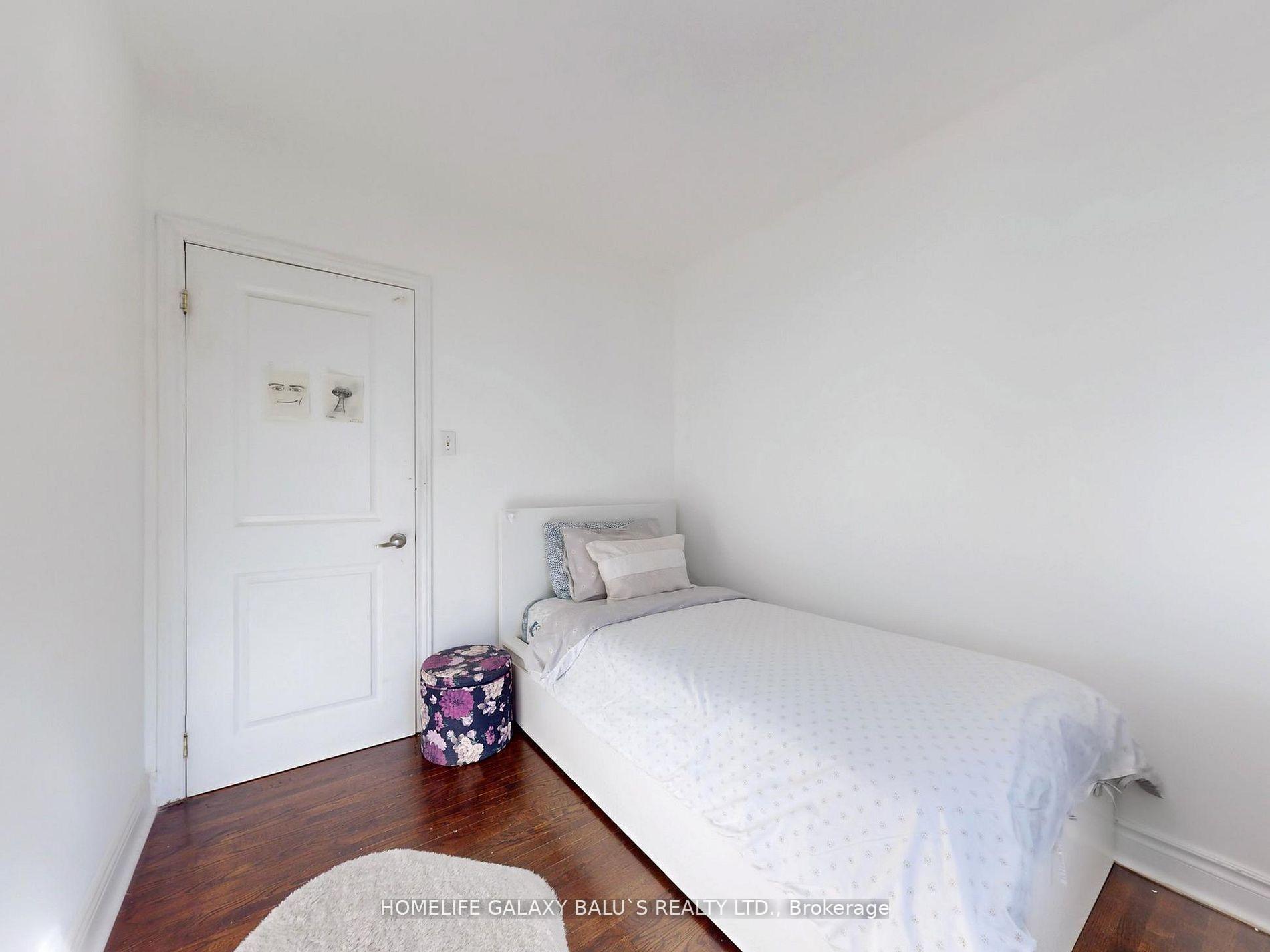 Photo 16 of 28 Ronway Crescent, Scarborough, Woburn — HOMEH