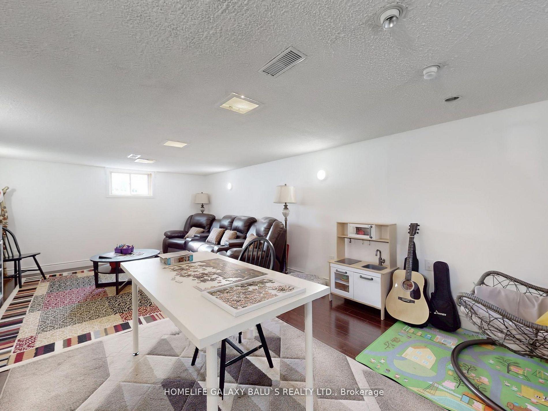 Photo 35 of 28 Ronway Crescent, Scarborough, Woburn — HOMEH