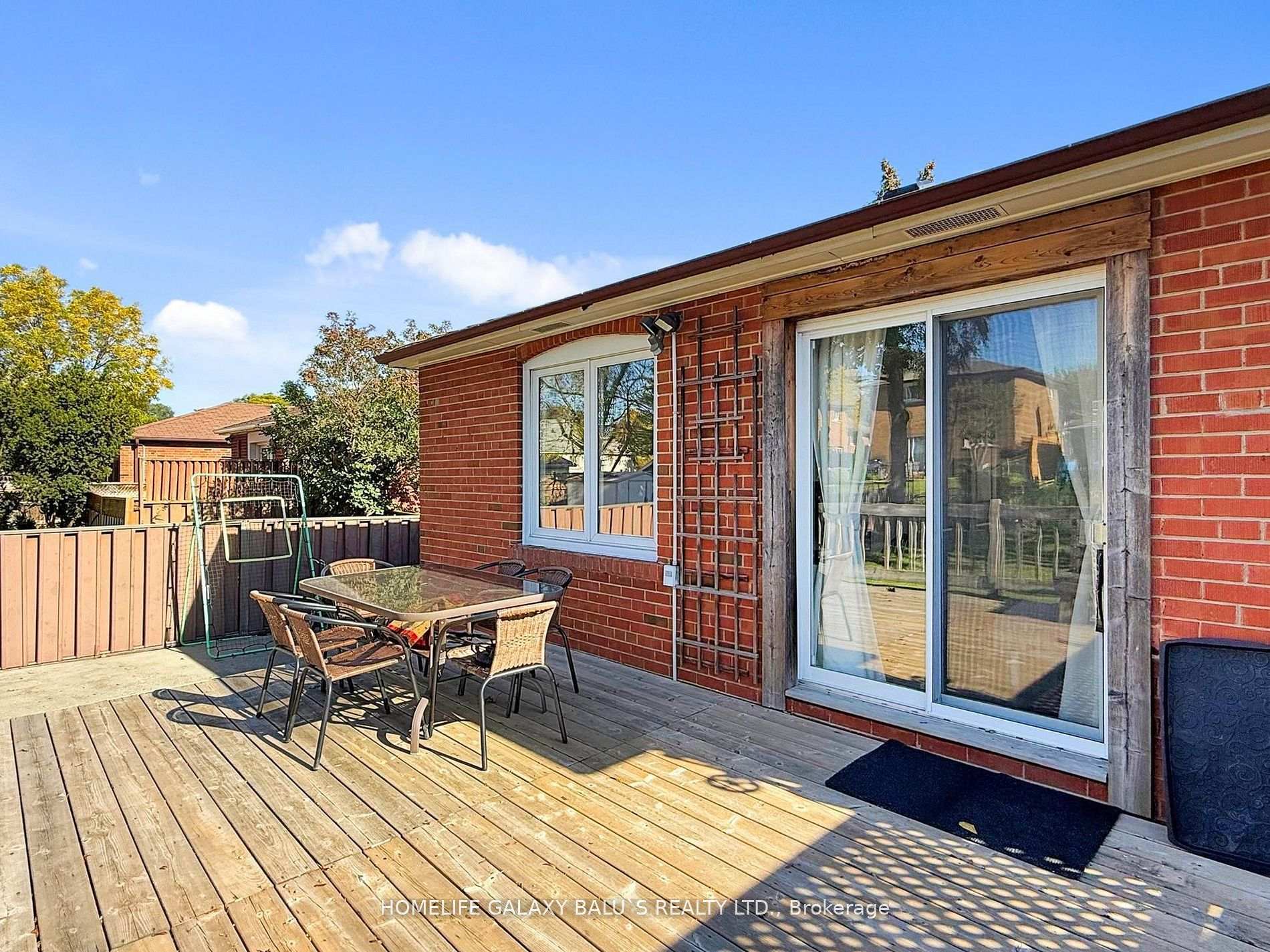 Photo 42 of 28 Ronway Crescent, Scarborough, Woburn — HOMEH