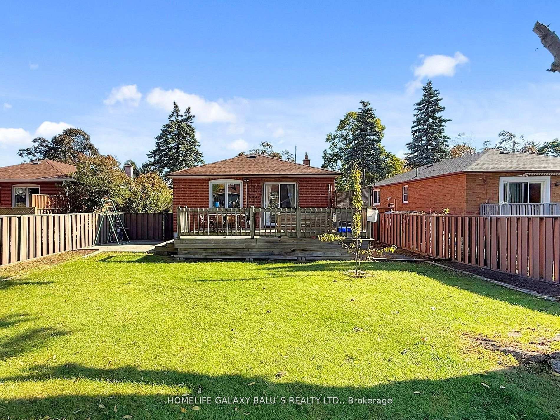 Photo 45 of 28 Ronway Crescent, Scarborough, Woburn — HOMEH