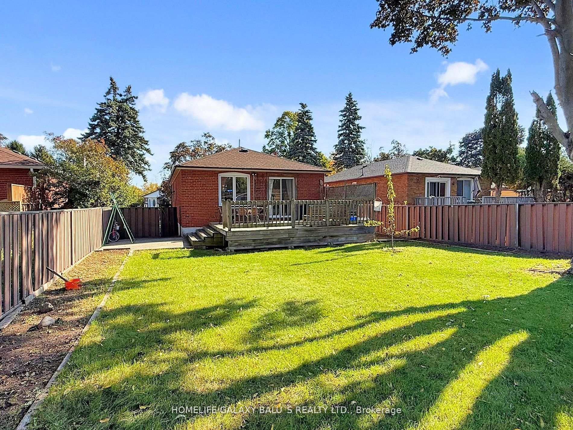 Photo 46 of 28 Ronway Crescent, Scarborough, Woburn — HOMEH