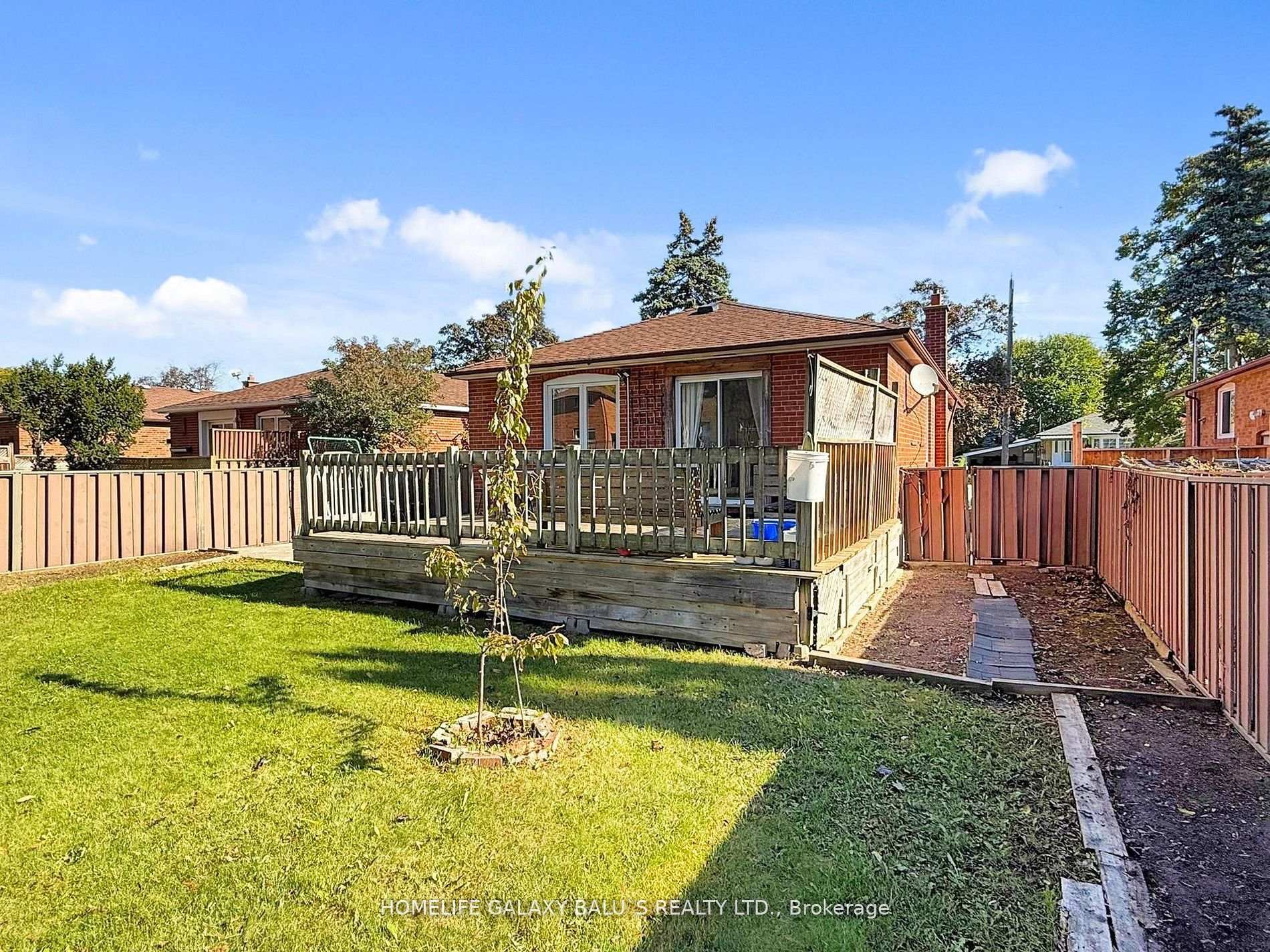 Photo 47 of 28 Ronway Crescent, Scarborough, Woburn — HOMEH