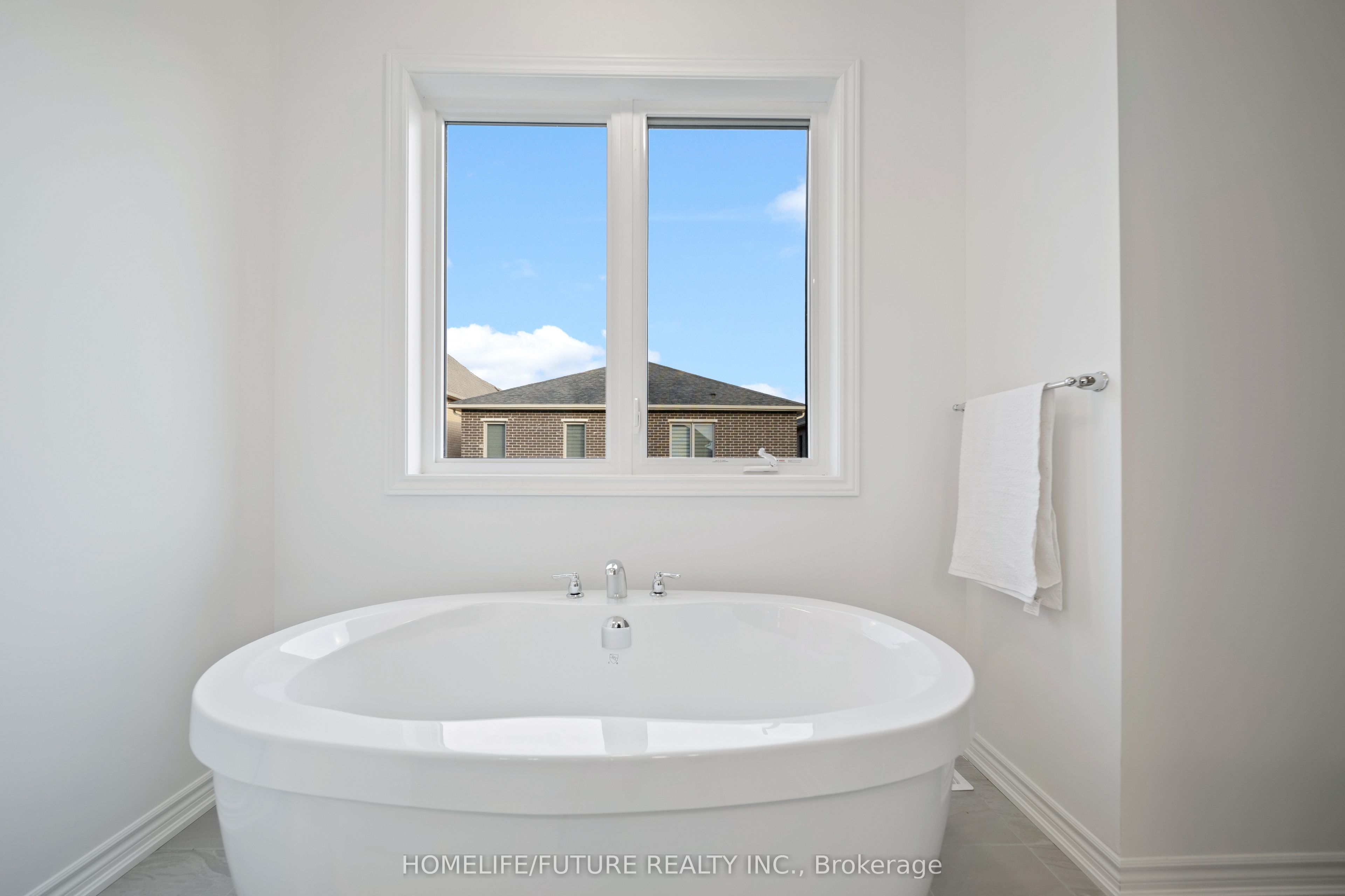 Photo 65 of 1408 Mockingbird Square, Pickering, Rural Pickering — HOMEH