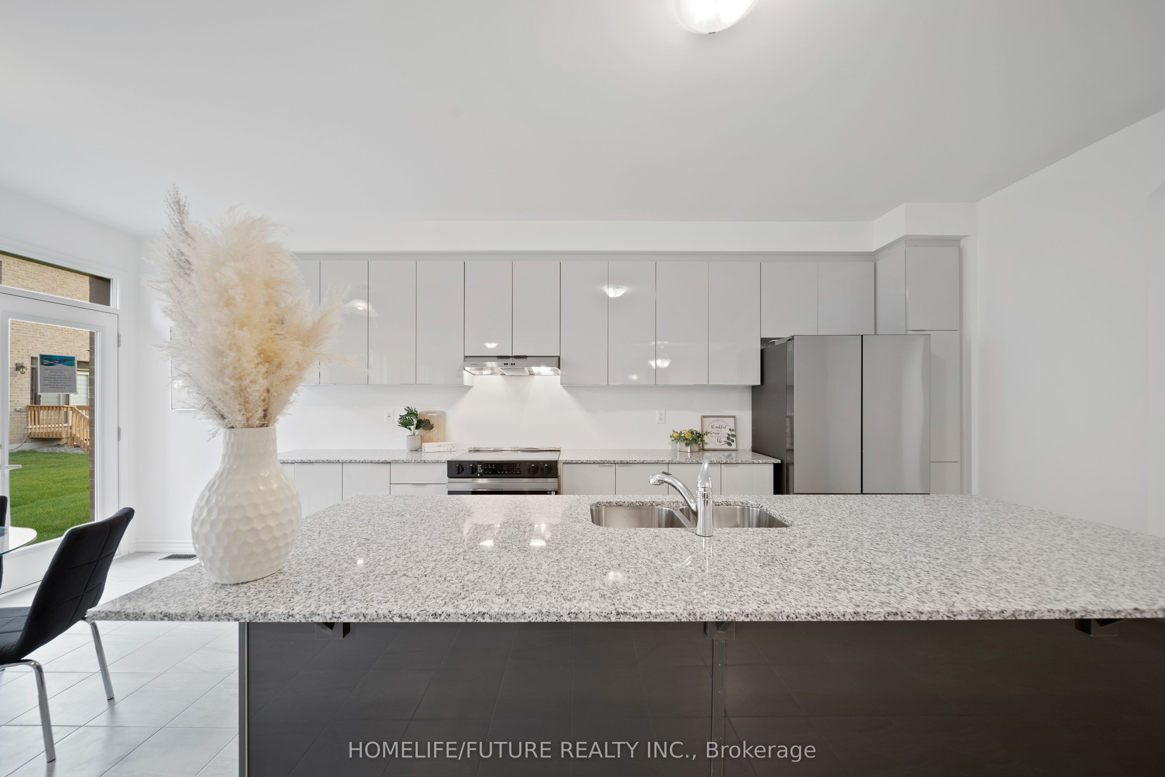 Photo 46 of 1408 Mockingbird Square, Pickering, Rural Pickering — HOMEH