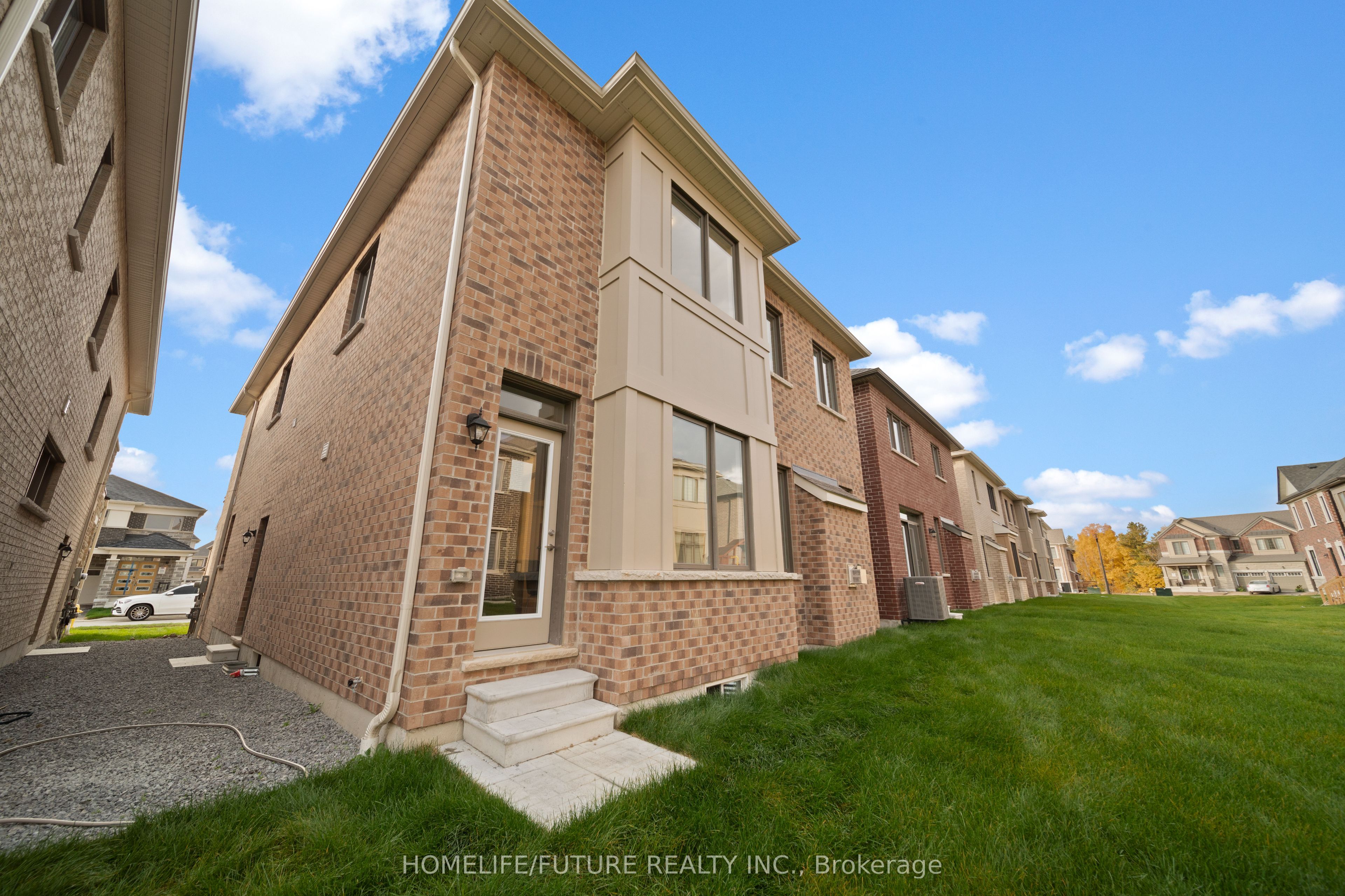 Photo 78 of 1408 Mockingbird Square, Pickering, Rural Pickering — HOMEH