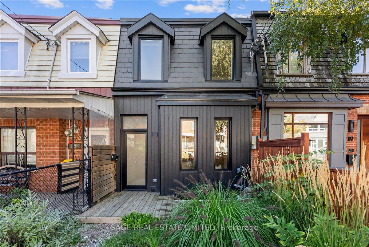 Photo 1 of 17 Gordon Street, Toronto, Little Portugal — HOMEH