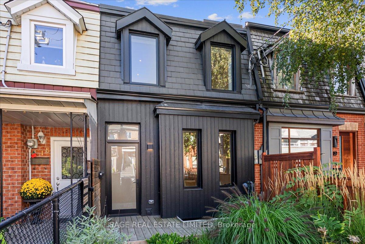 Photo 2 of 17 Gordon Street, Toronto, Little Portugal — HOMEH
