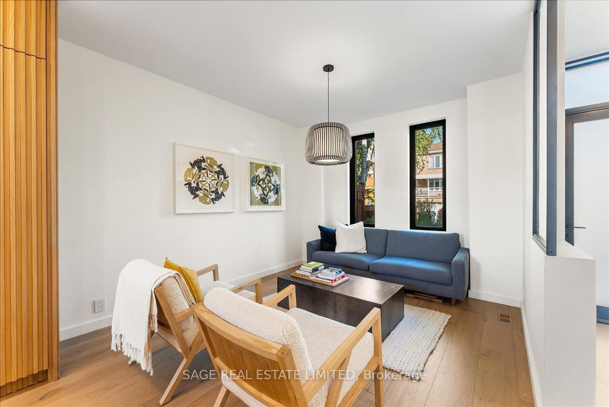 Photo 6 of 17 Gordon Street, Toronto, Little Portugal — HOMEH