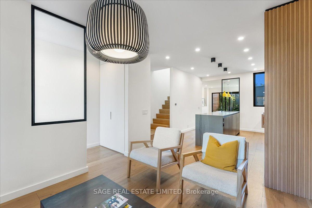 Photo 7 of 17 Gordon Street, Toronto, Little Portugal — HOMEH