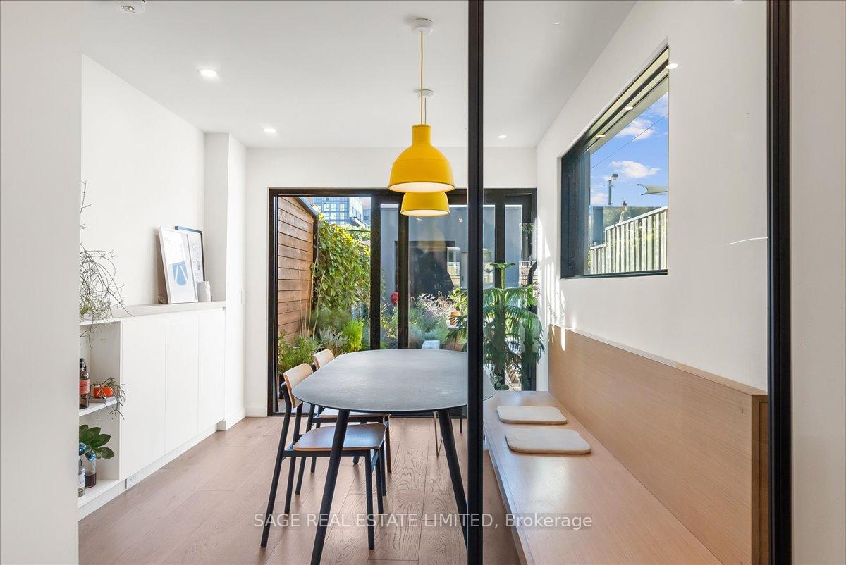 Photo 17 of 17 Gordon Street, Toronto, Little Portugal — HOMEH
