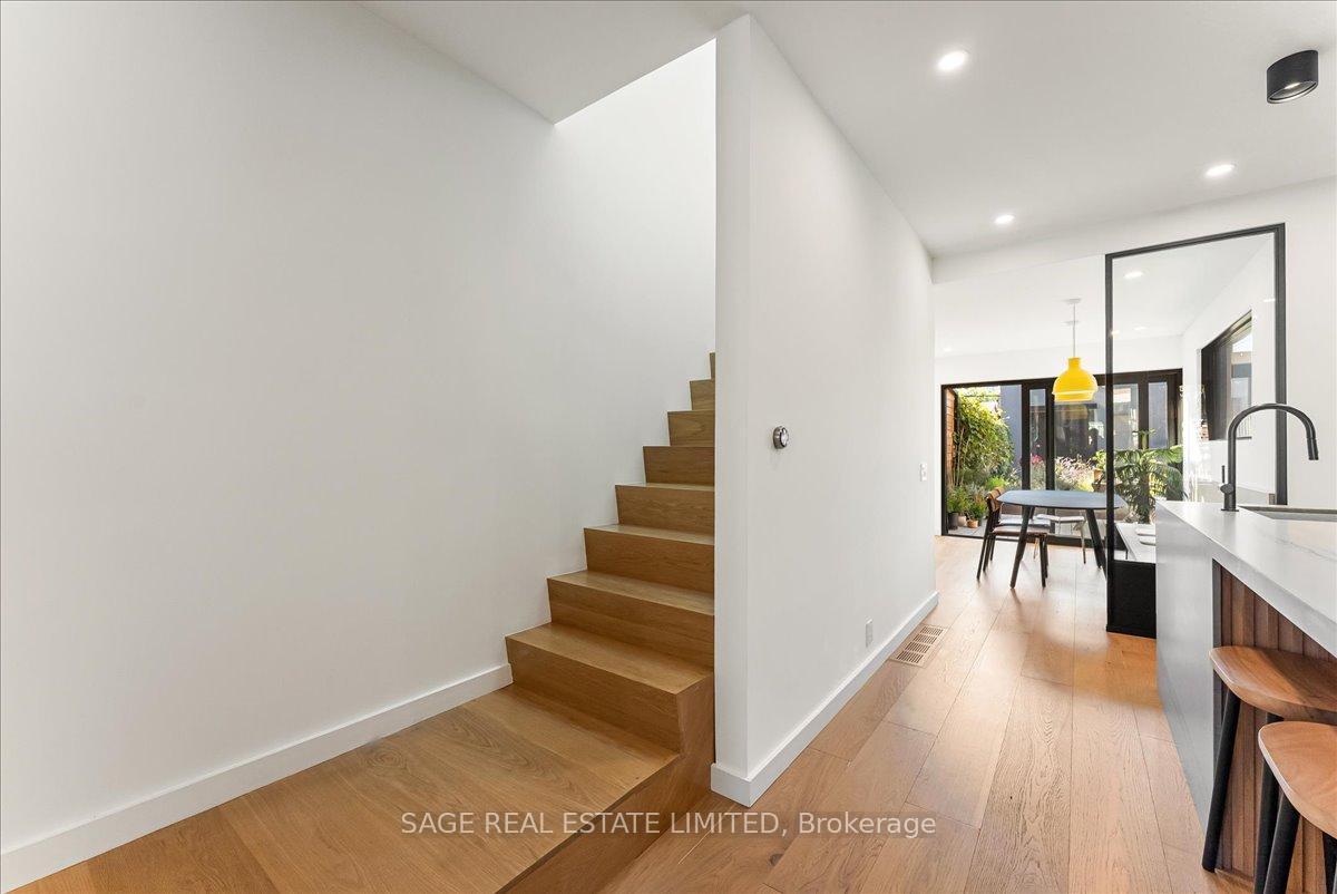 Photo 21 of 17 Gordon Street, Toronto, Little Portugal — HOMEH